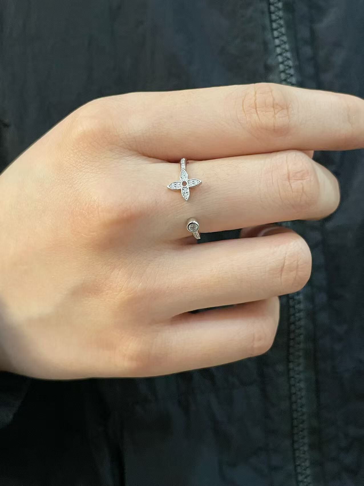 LV ring-86