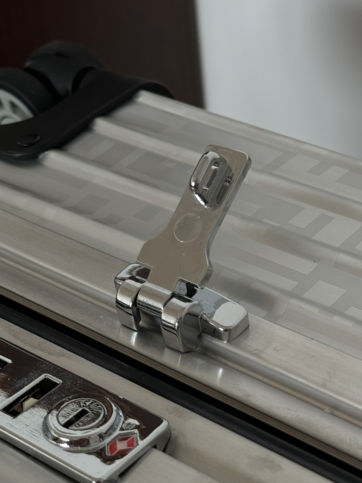Fendi luggage-27