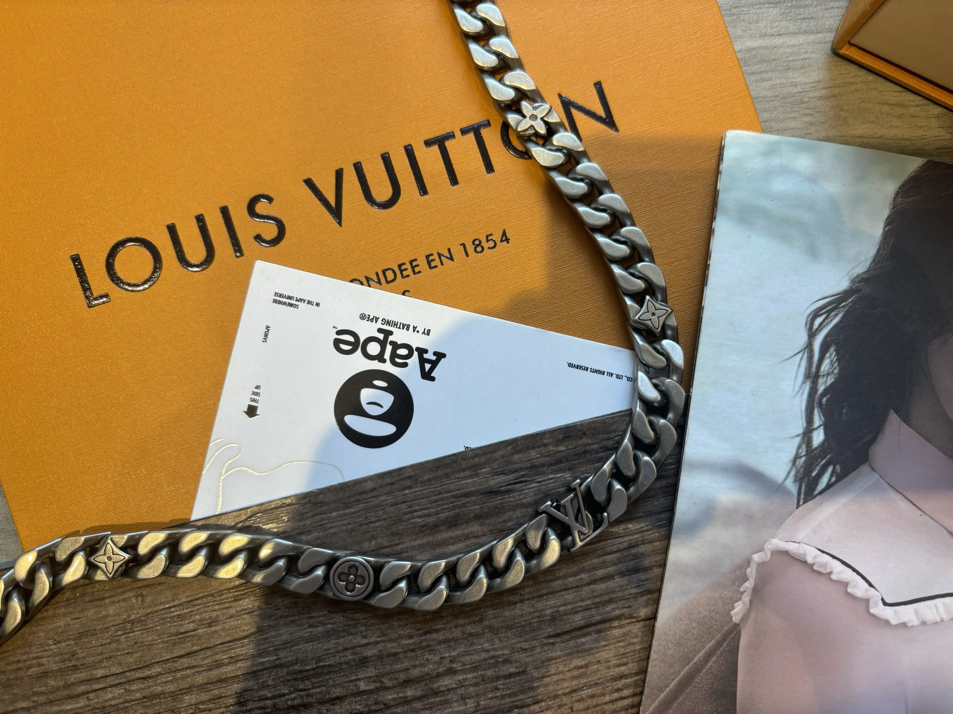 LV necklace-30
