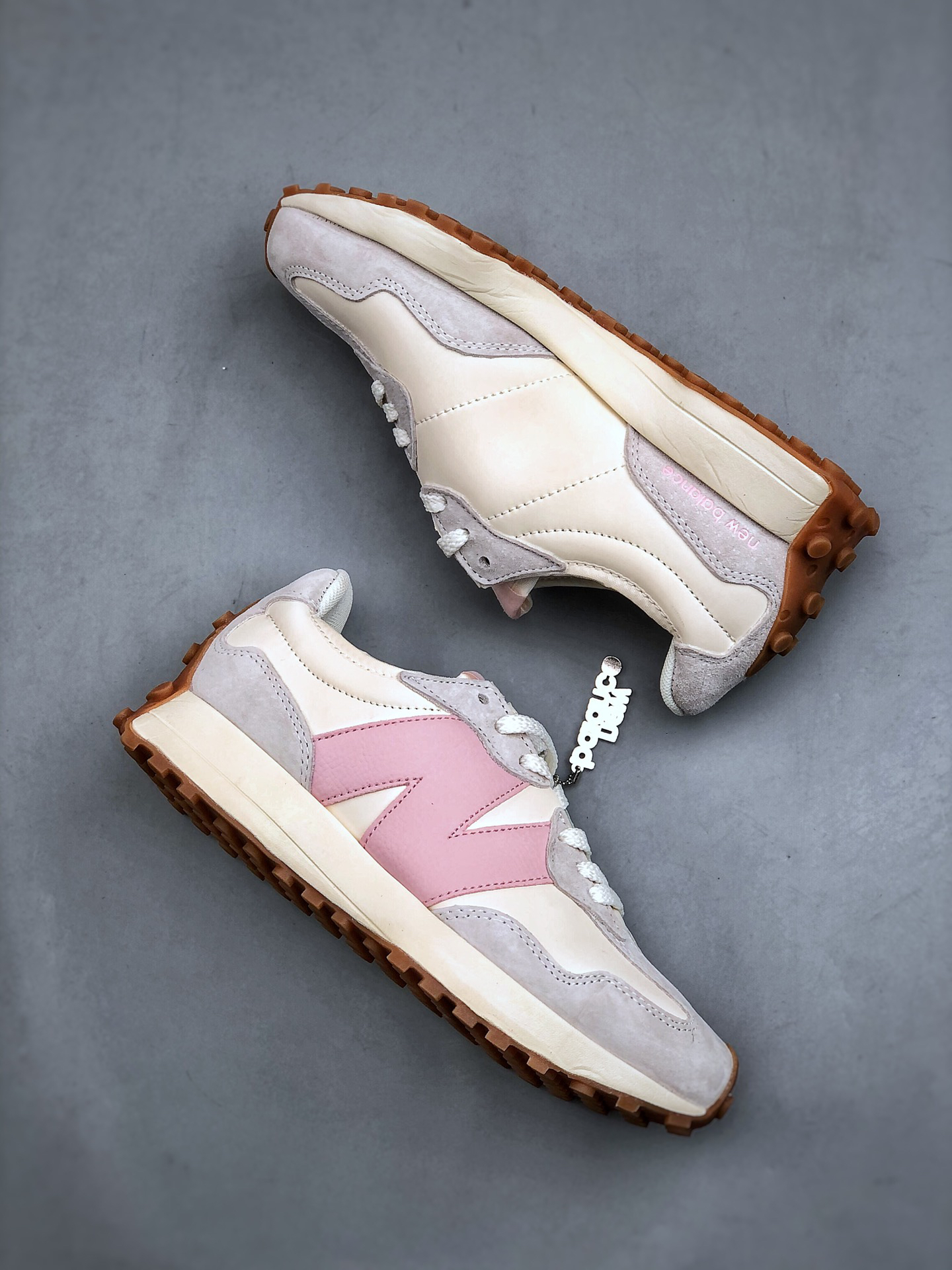 New Balance Sneakers-323