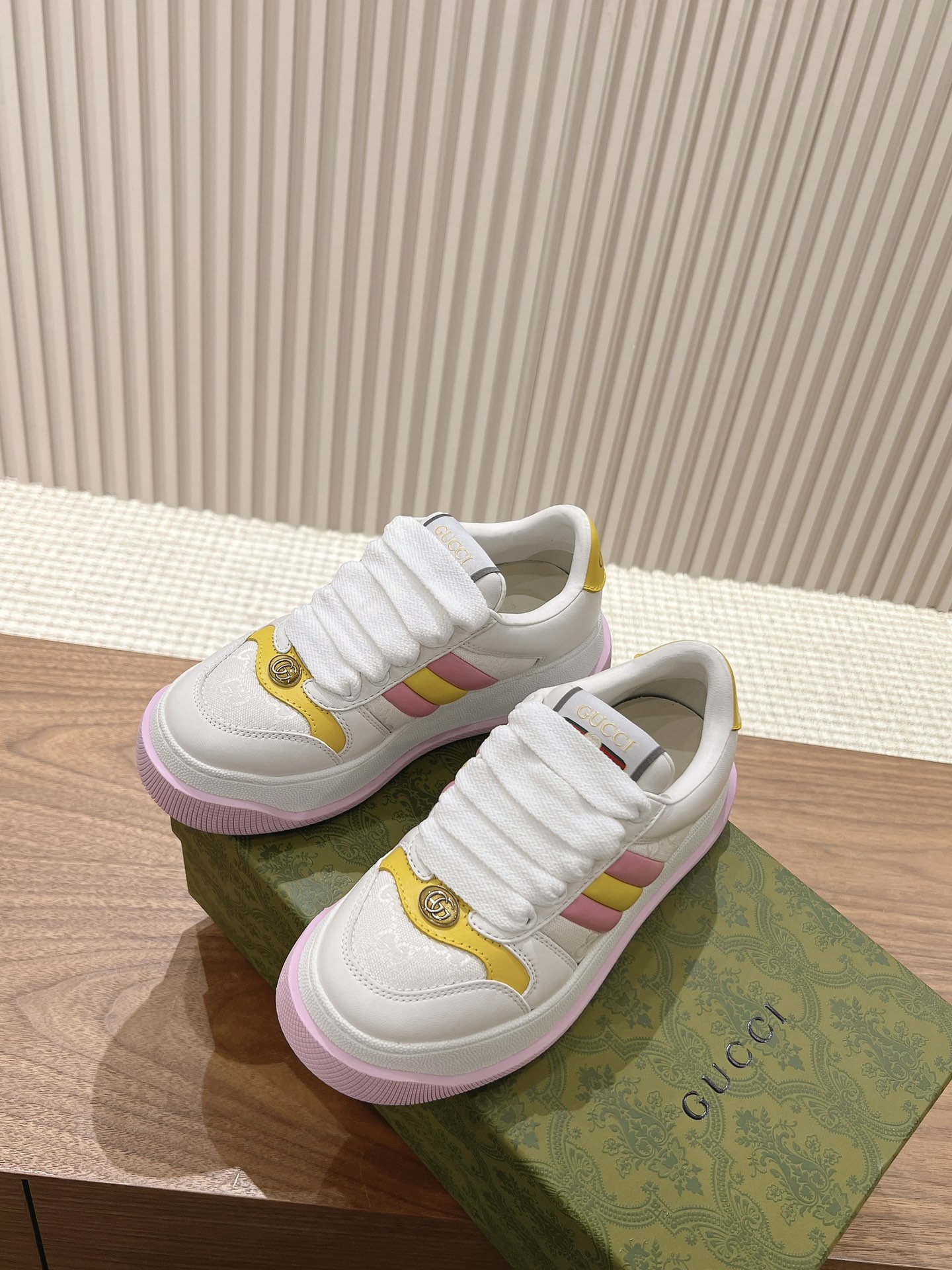 Gucci Sneakers-146