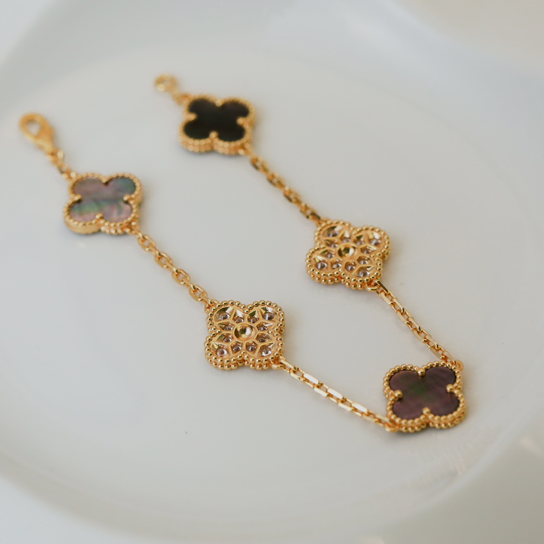 Van Cleef & Arpels Bracelet-75