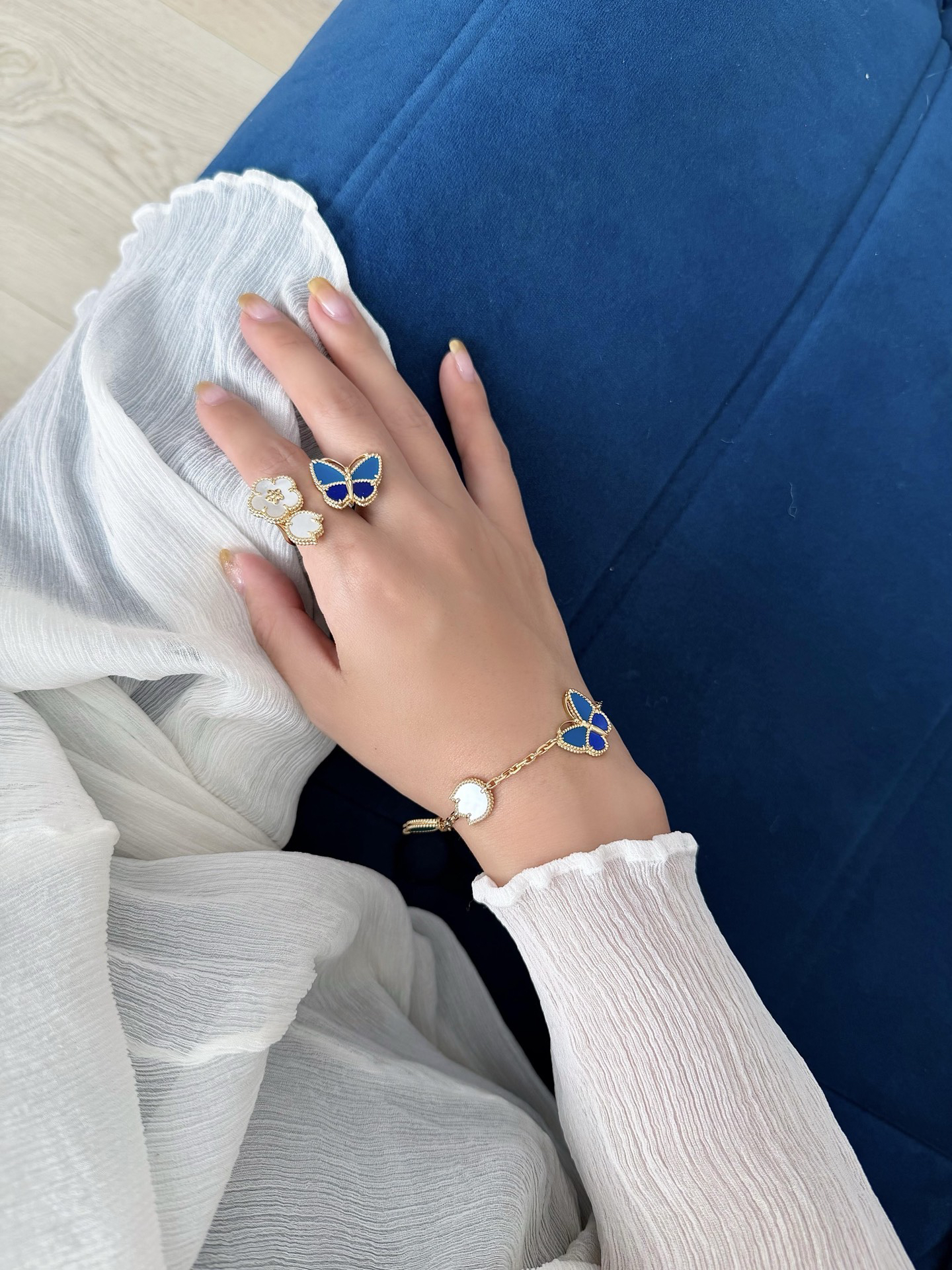 Van Cleef & Arpels ring-102