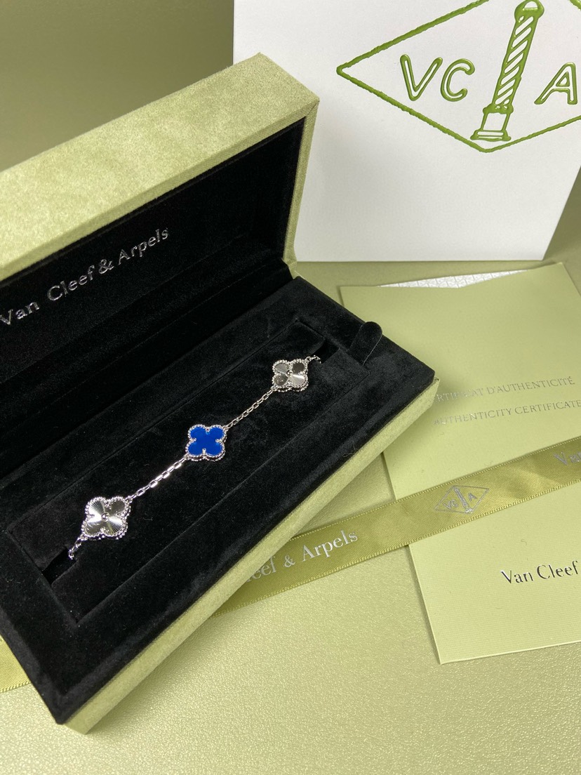 Van Cleef & Arpels Bracelet-128