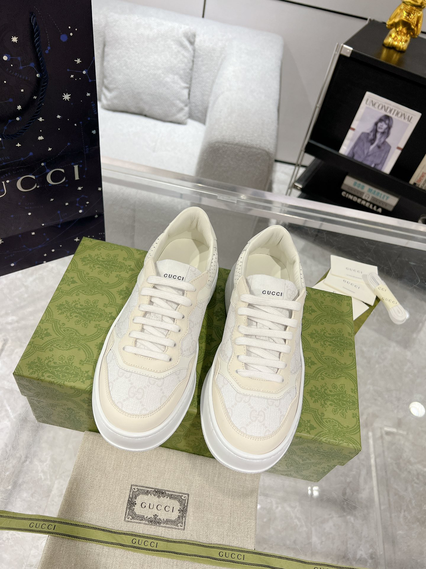 Gucci Sneakers-238