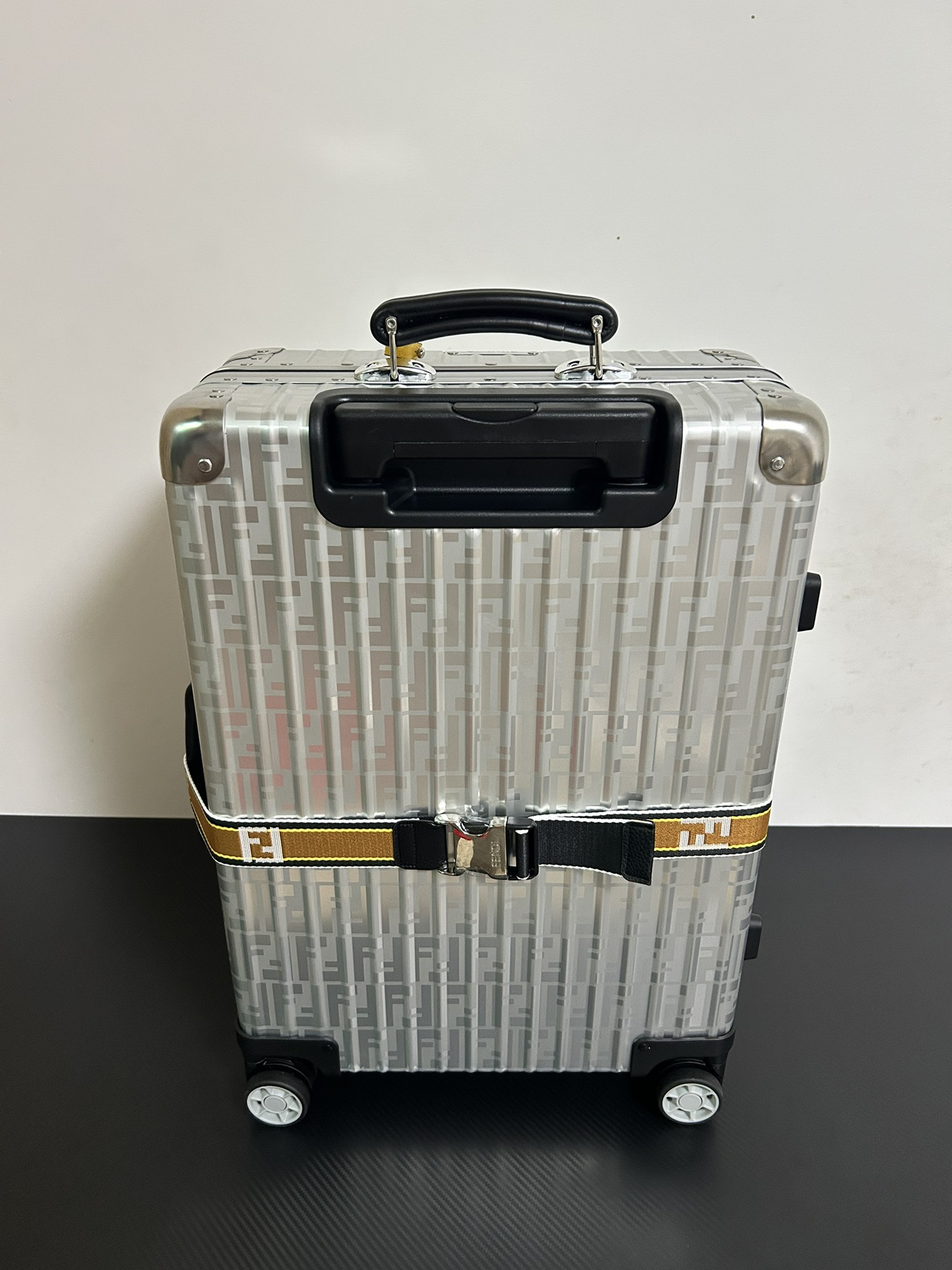 Fendi luggage-4
