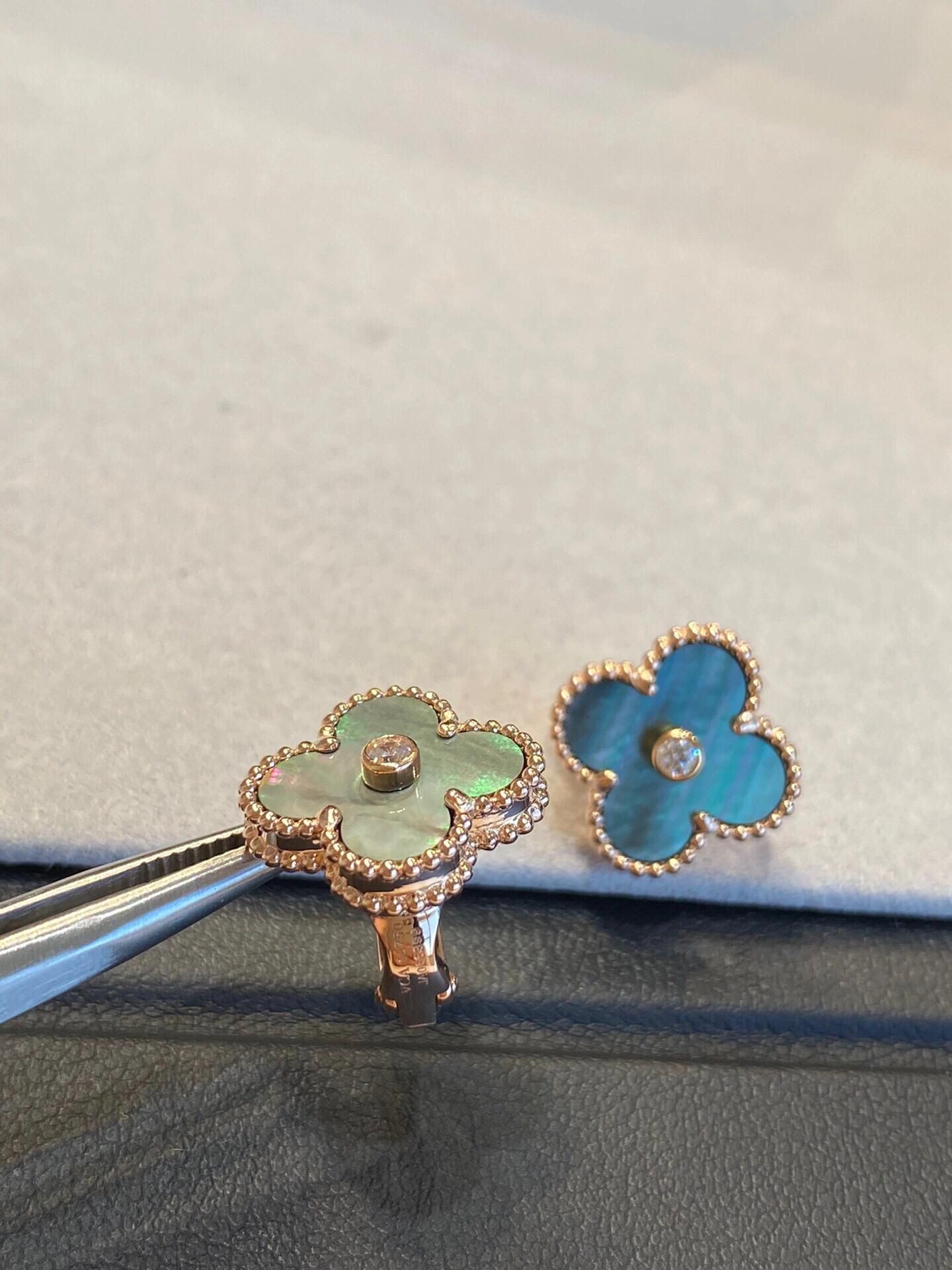 Van Cleef & Arpels earring-72