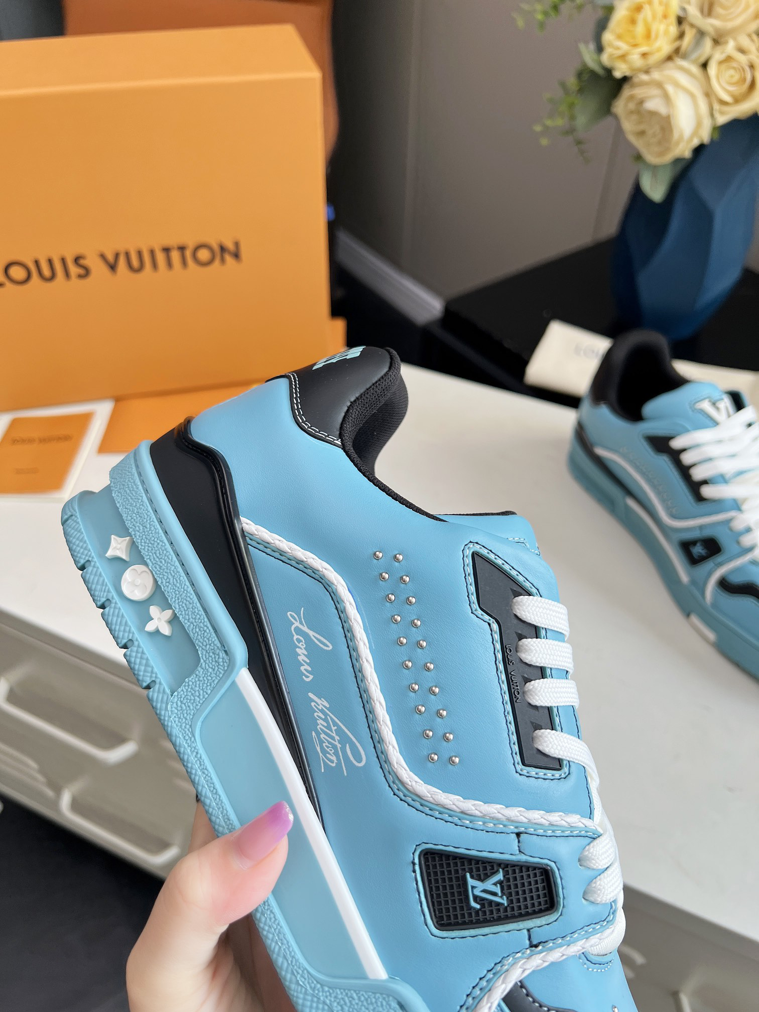 Lv Sneakers-69