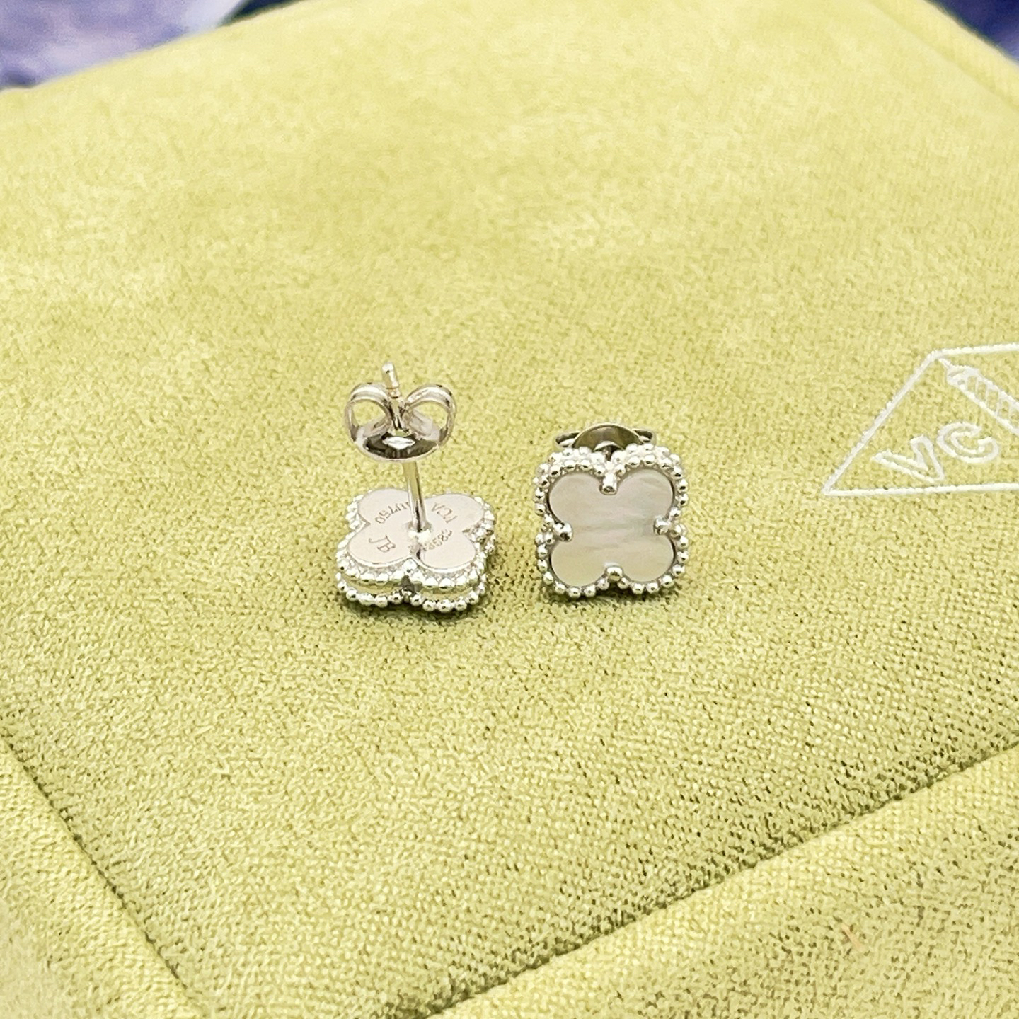 Van Cleef & Arpels earring-109