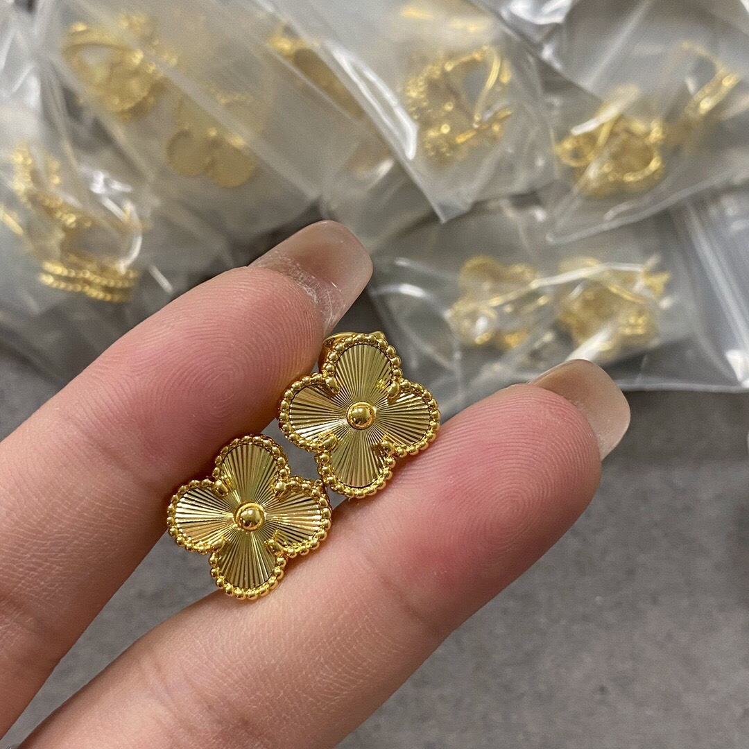 Van Cleef & Arpels earring-115