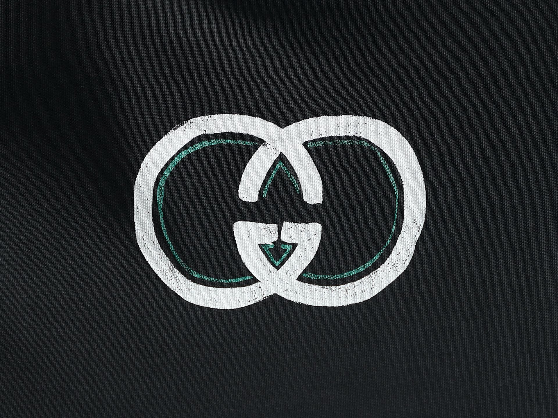 Gucci clothing-252