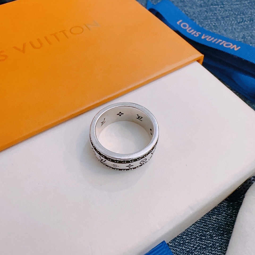 LV ring-85