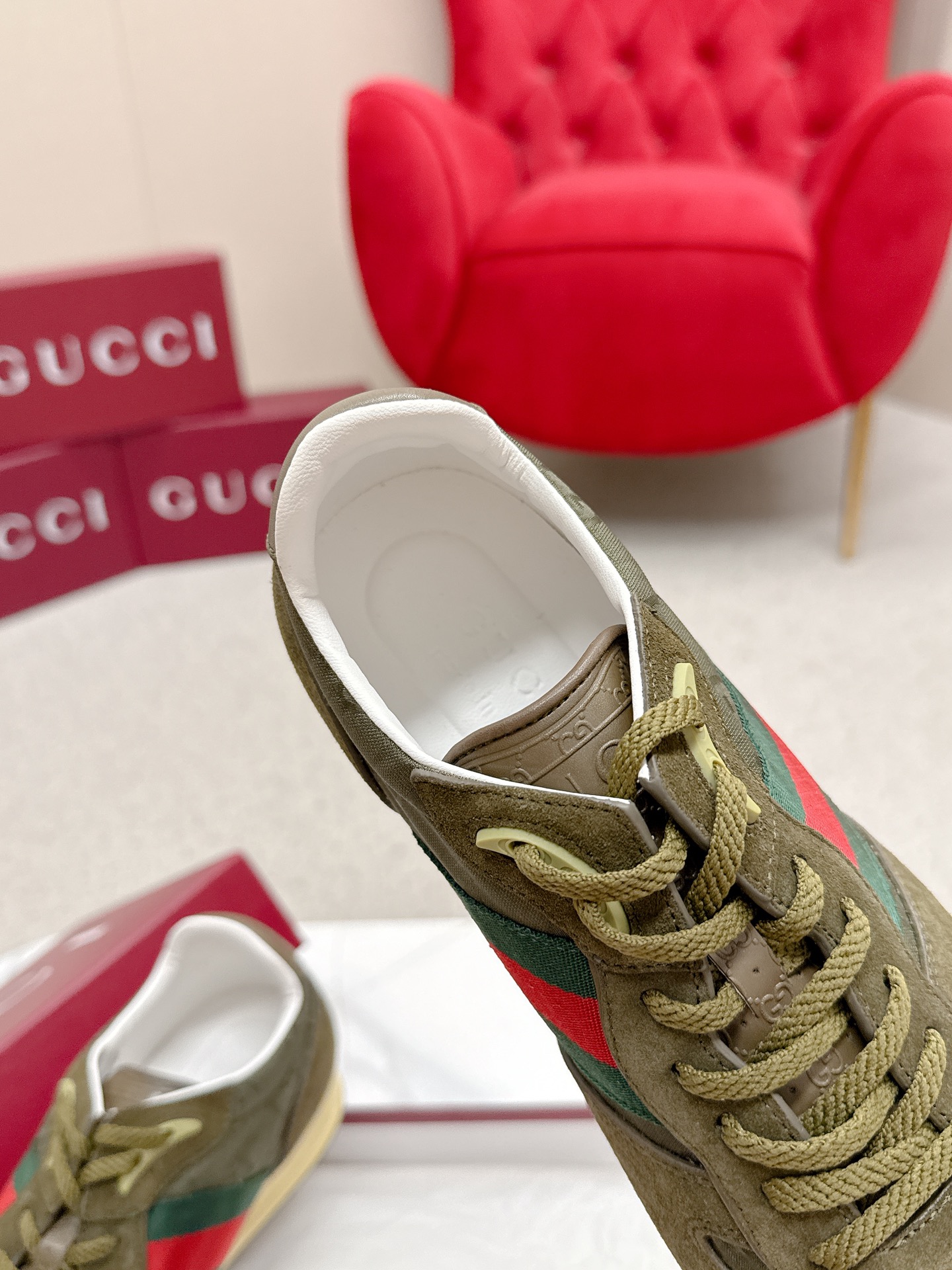 Gucci Sneakers-184