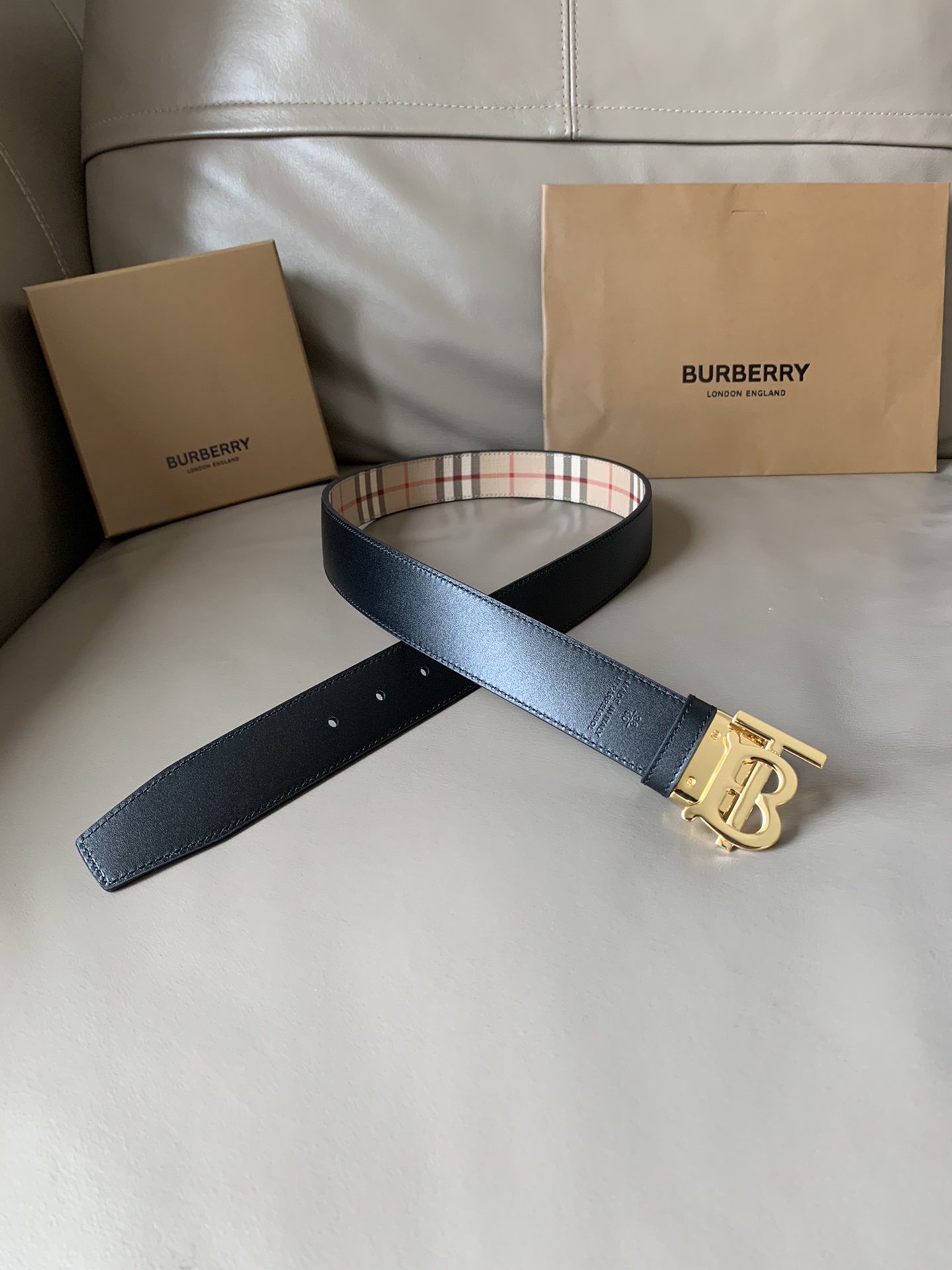 Burberry belt-105