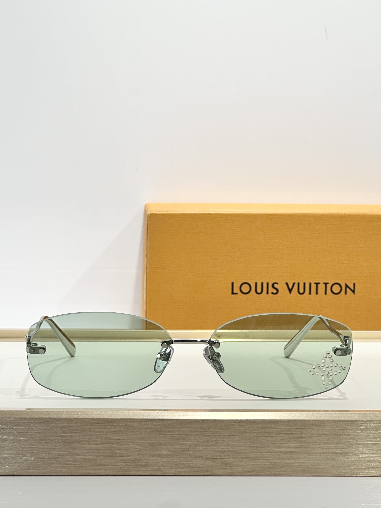 LV glasses-10
