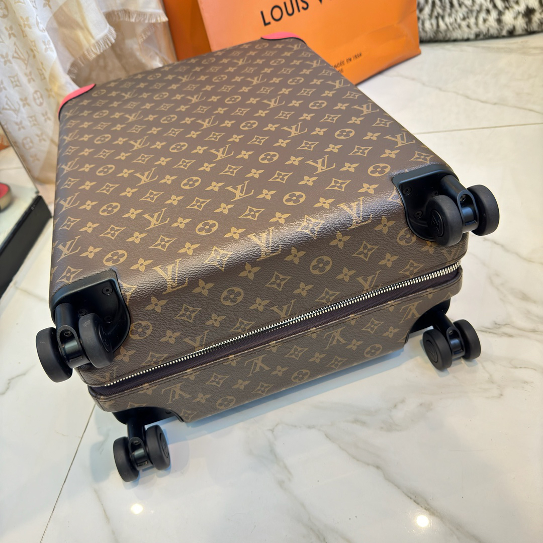 LV luggage-78