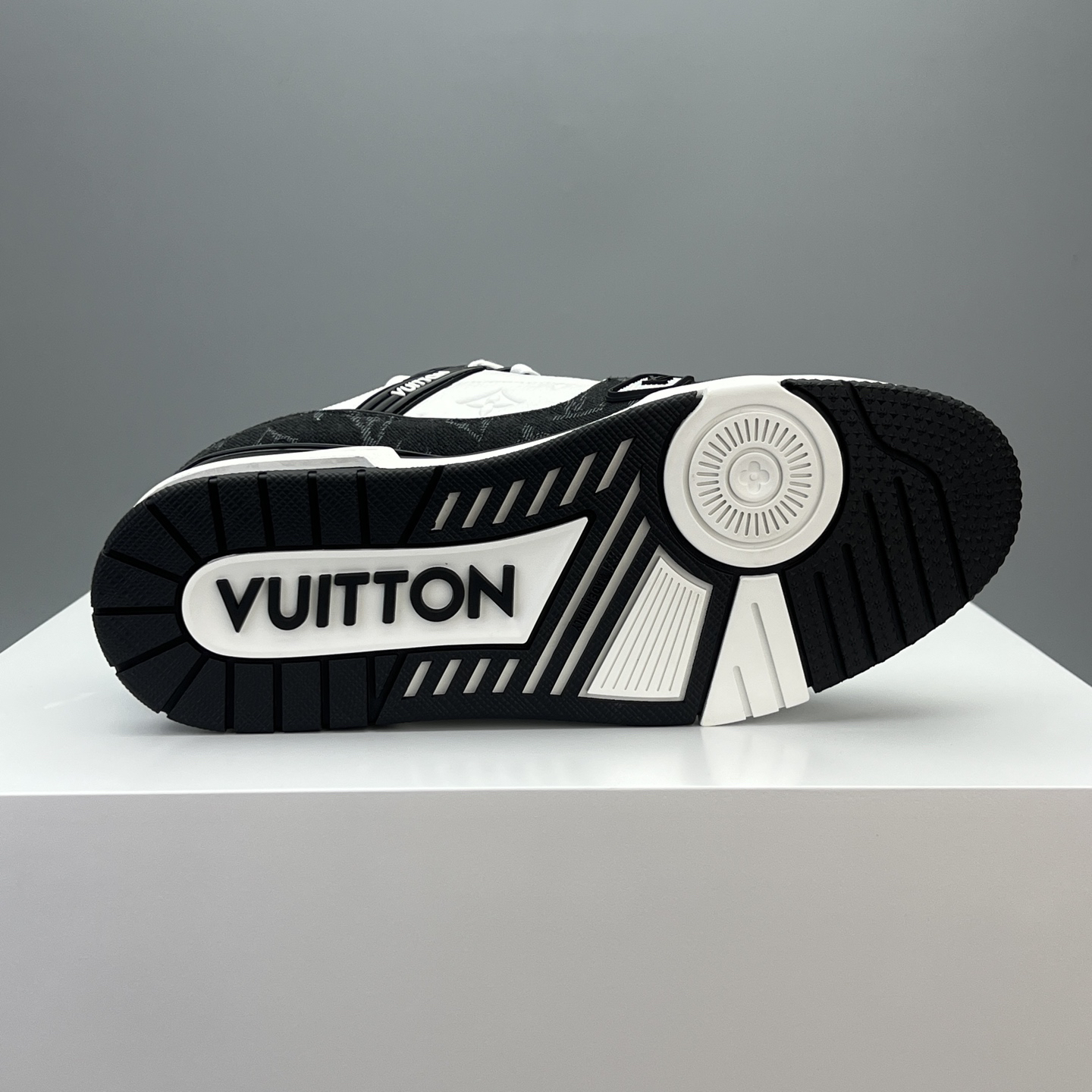 Lv Sneakers-131