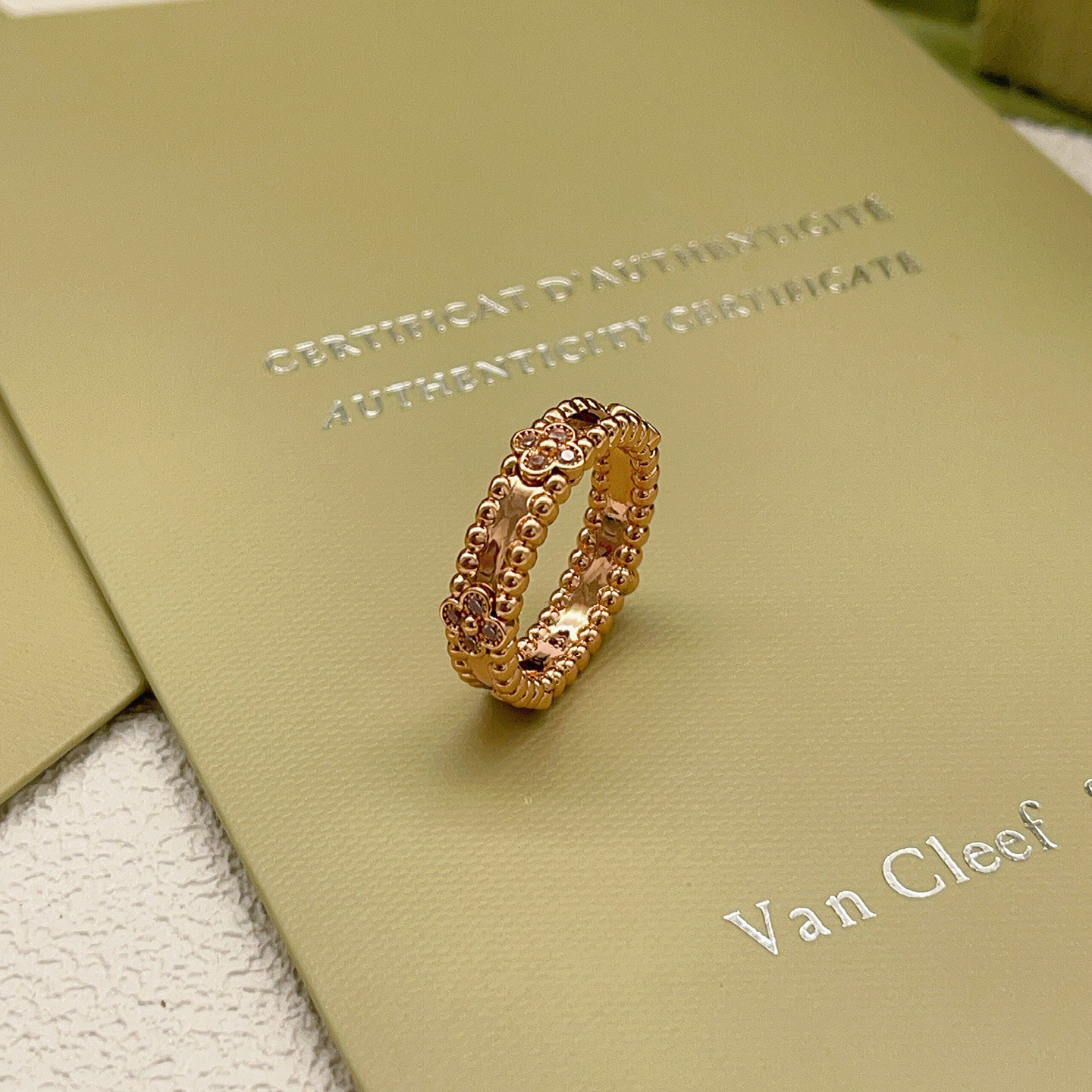 Van Cleef & Arpels ring-21