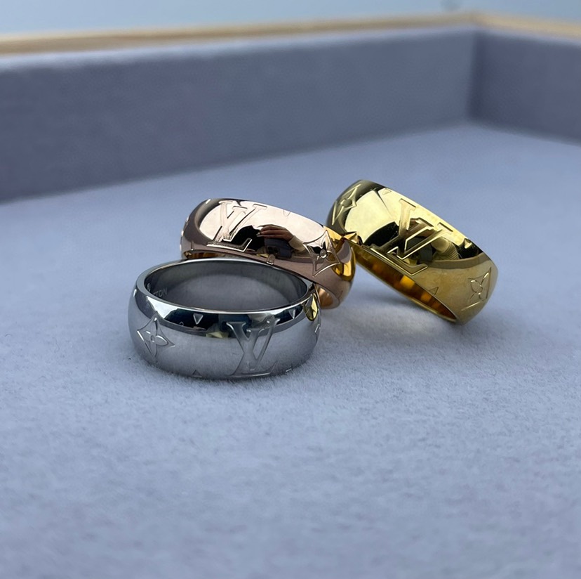 LV ring-79