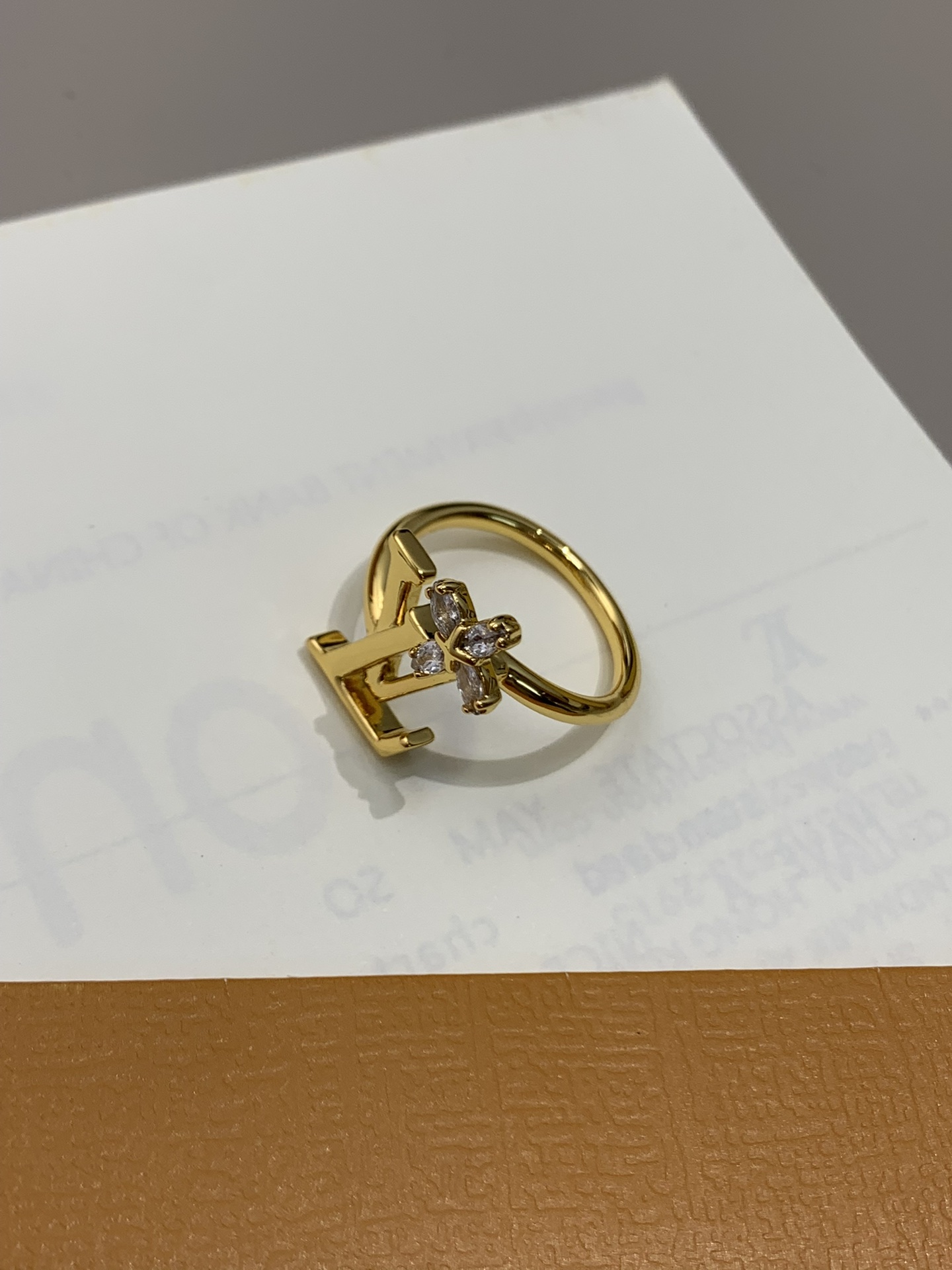 LV ring-82