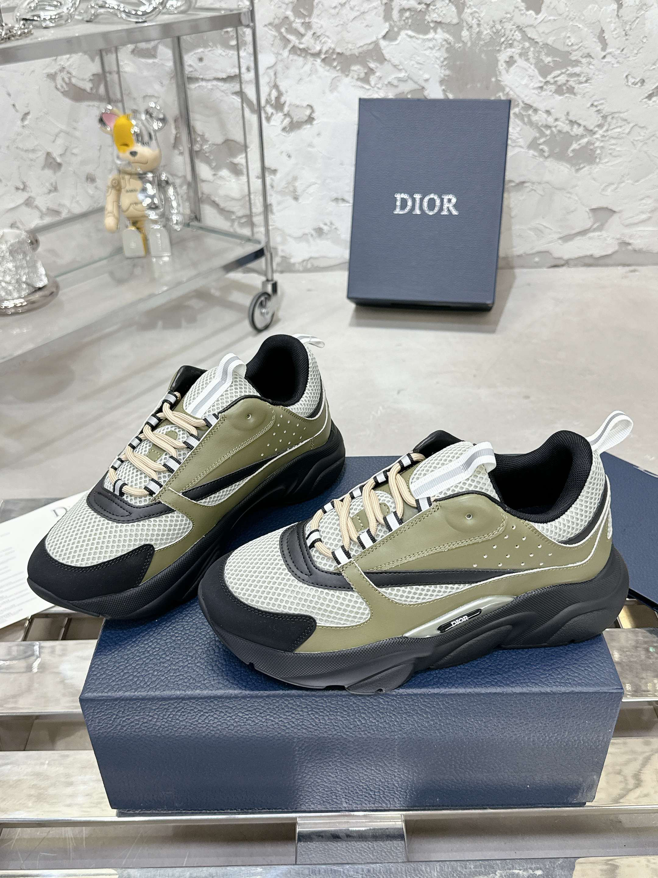 Dior Sneakers-140