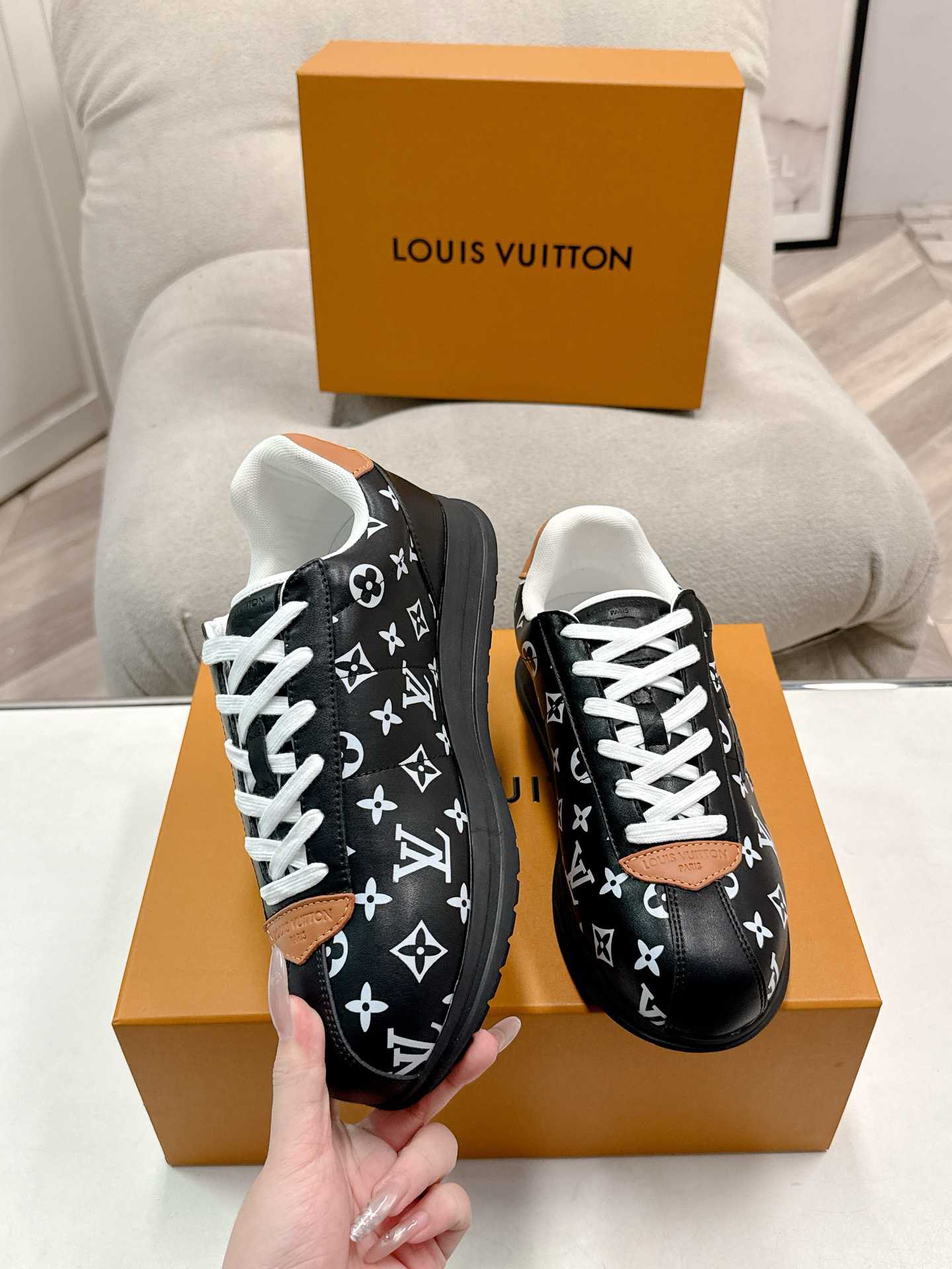 Lv Sneakers-166
