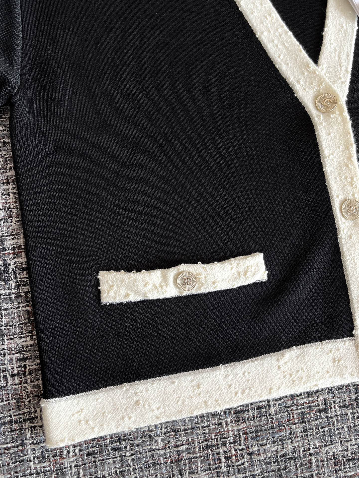 Chanel Clothing-54