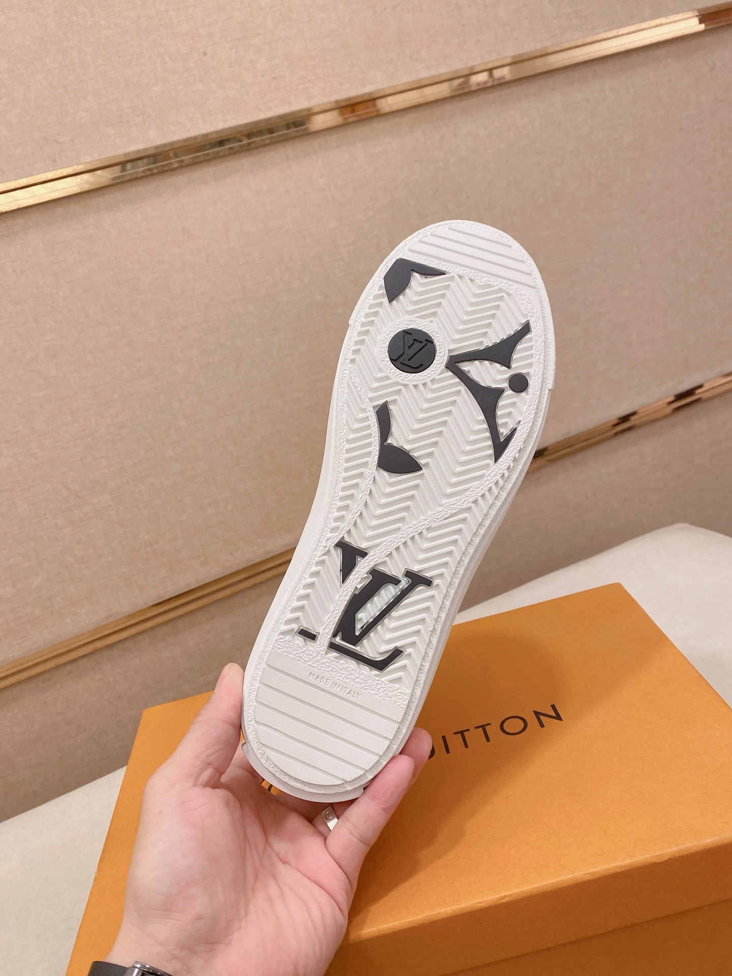 Lv Sneakers-93