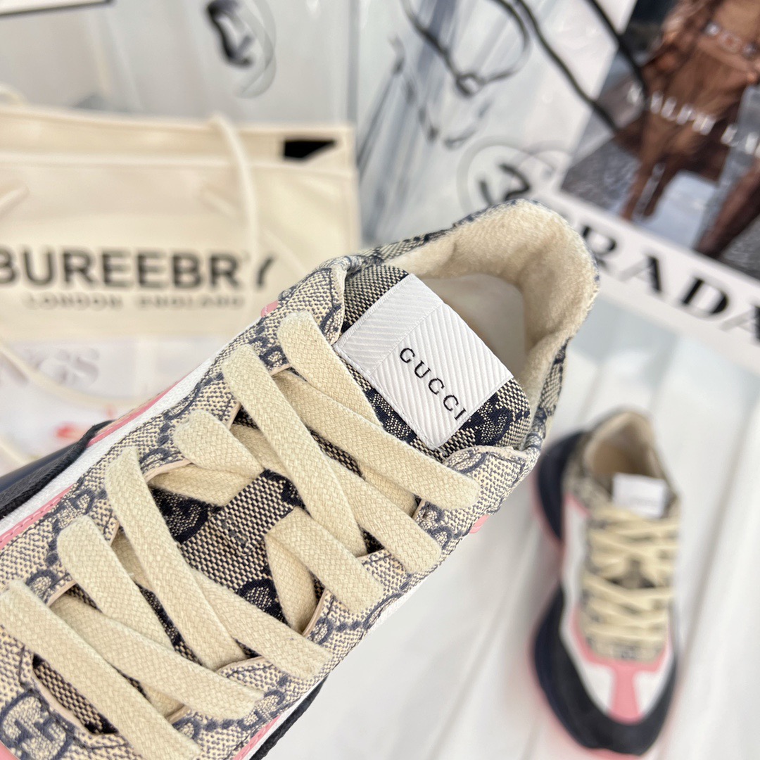 Gucci Sneakers-203