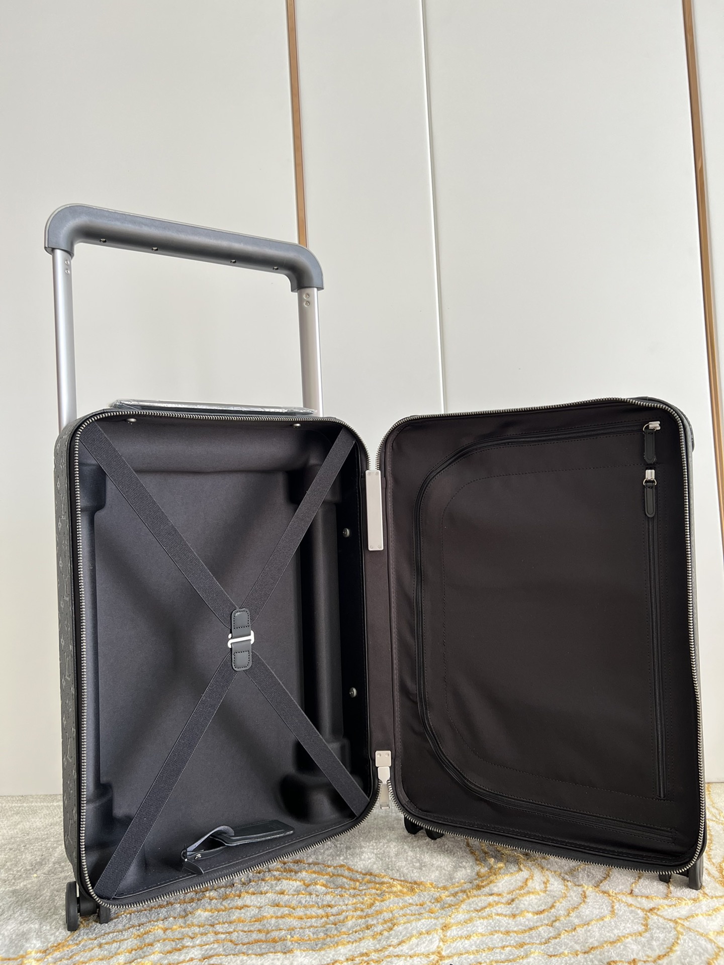 LV luggage-26