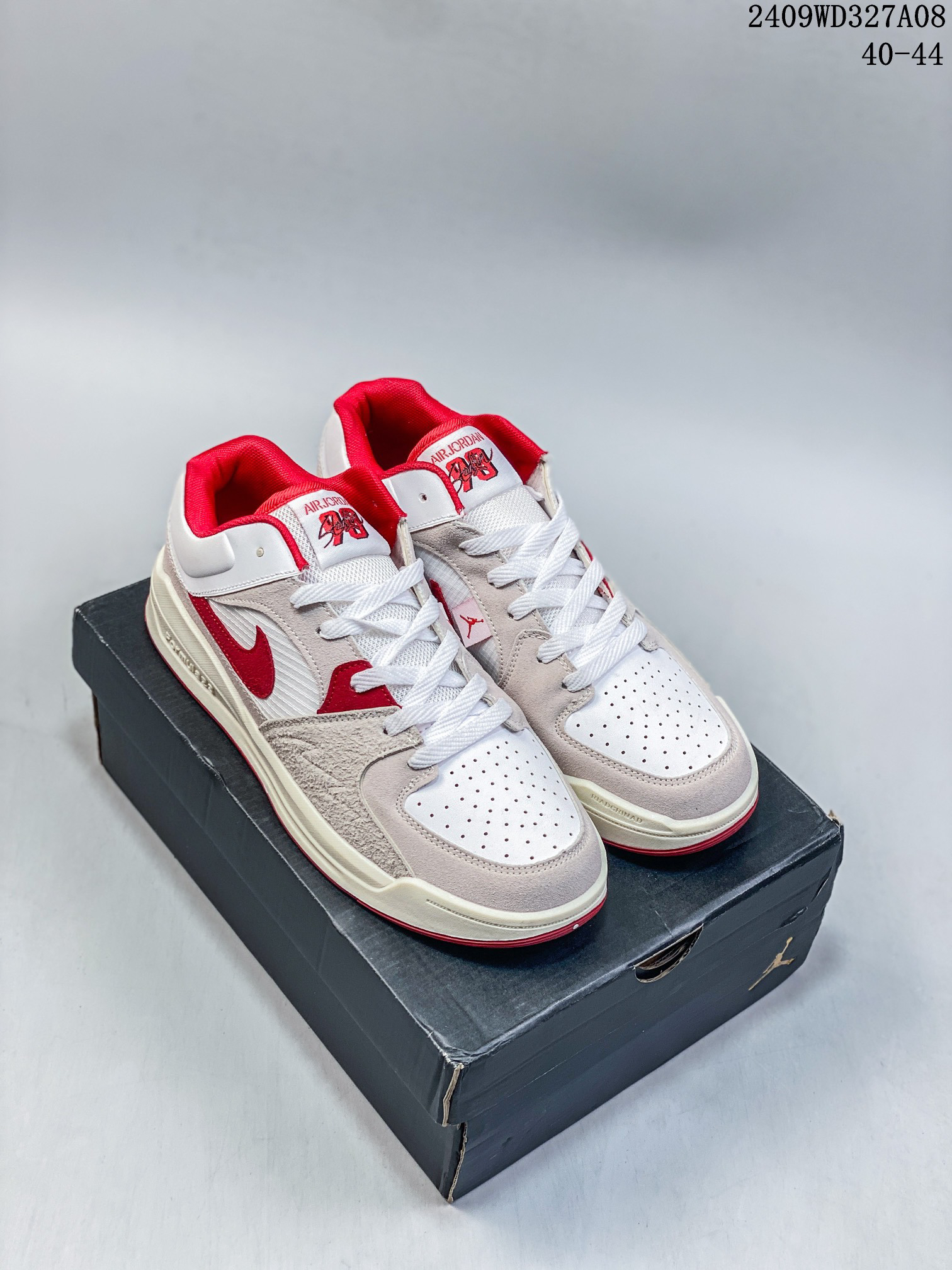 Nike Sneakers-342