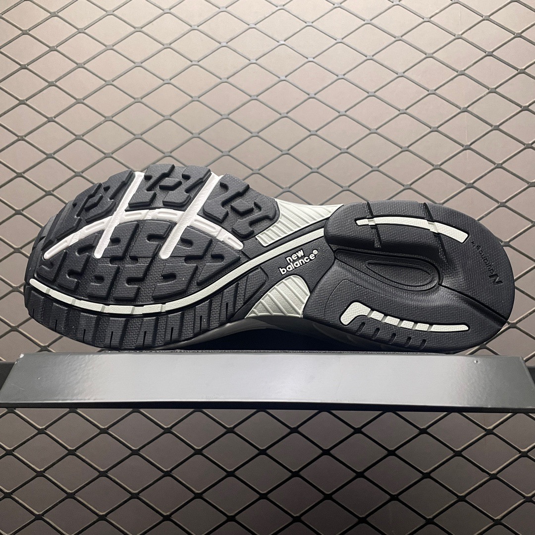 New Balance Sneakers-46