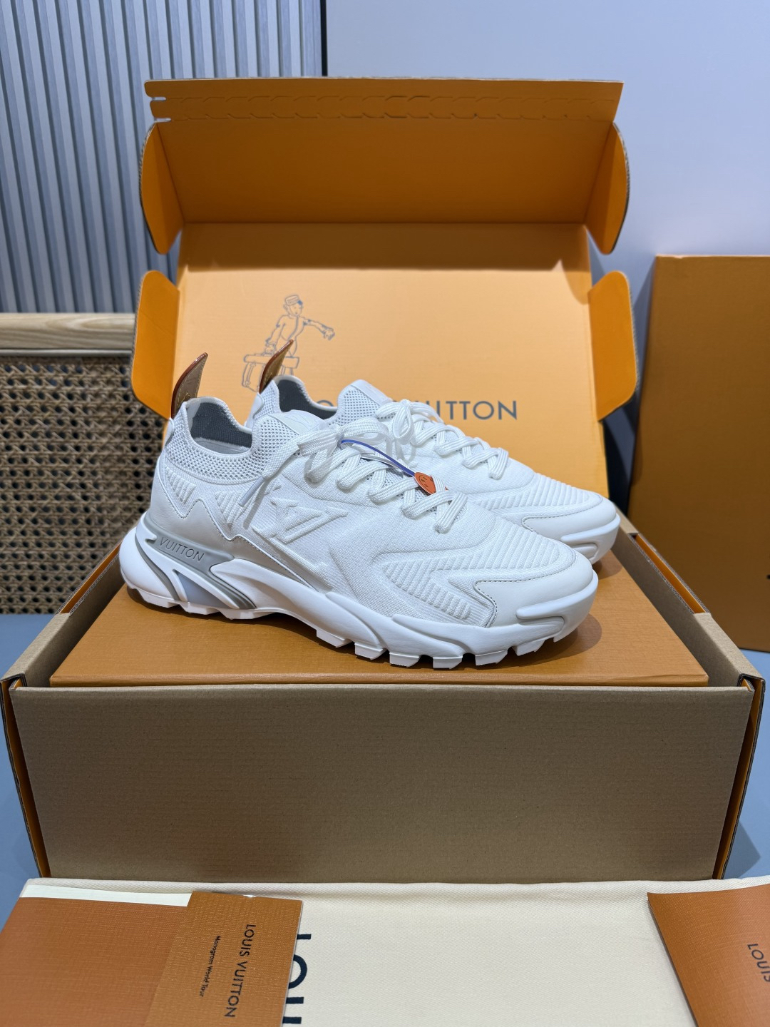 Lv Sneakers-167