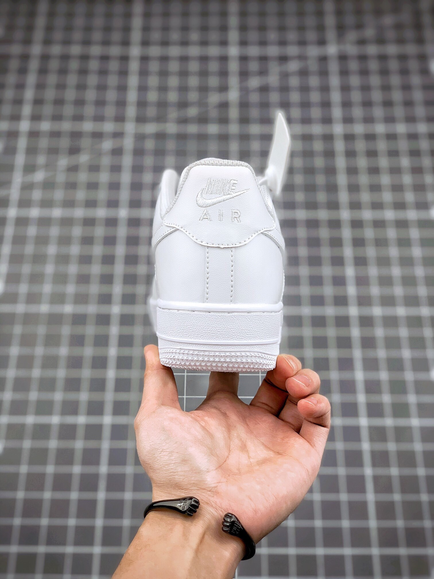 Lv Sneakers-14