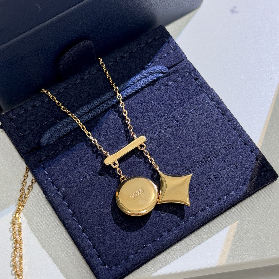 LV necklace-44