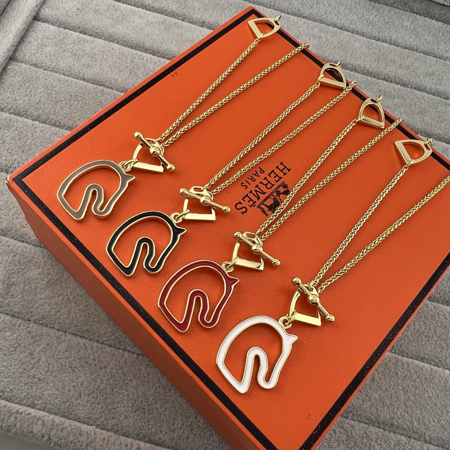 Hermes necklace-60
