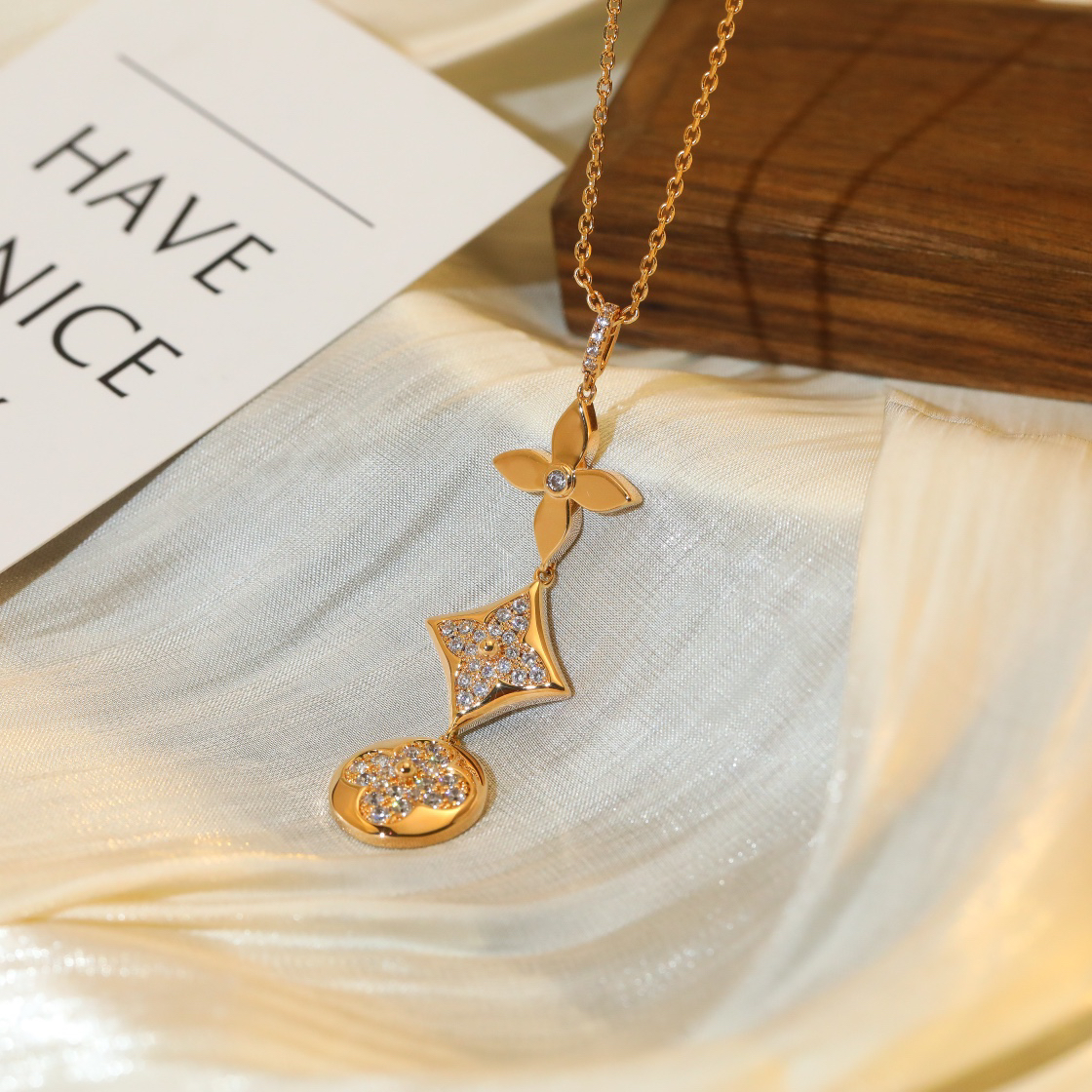 LV necklace-48