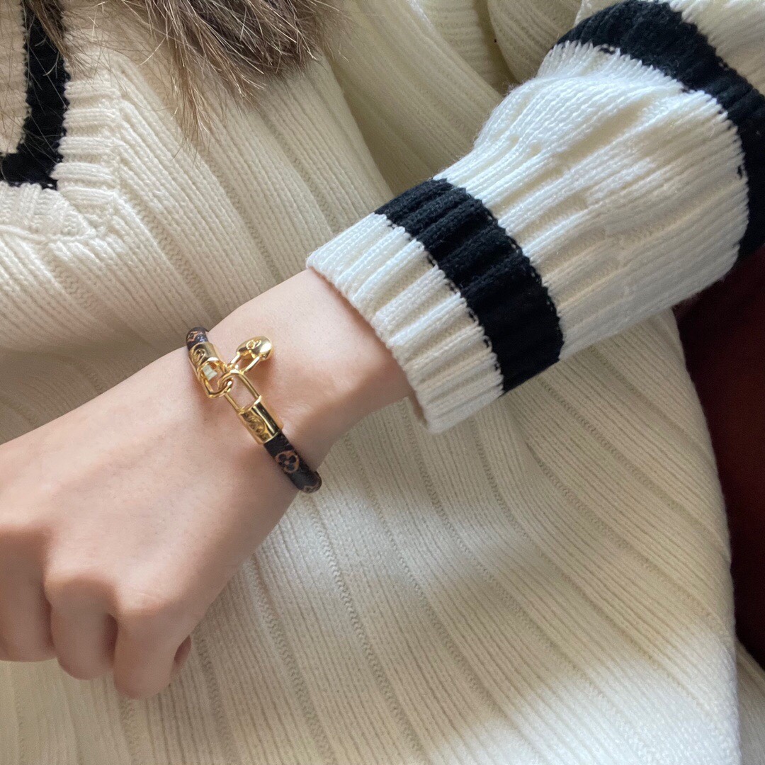 LV Bracelet-1