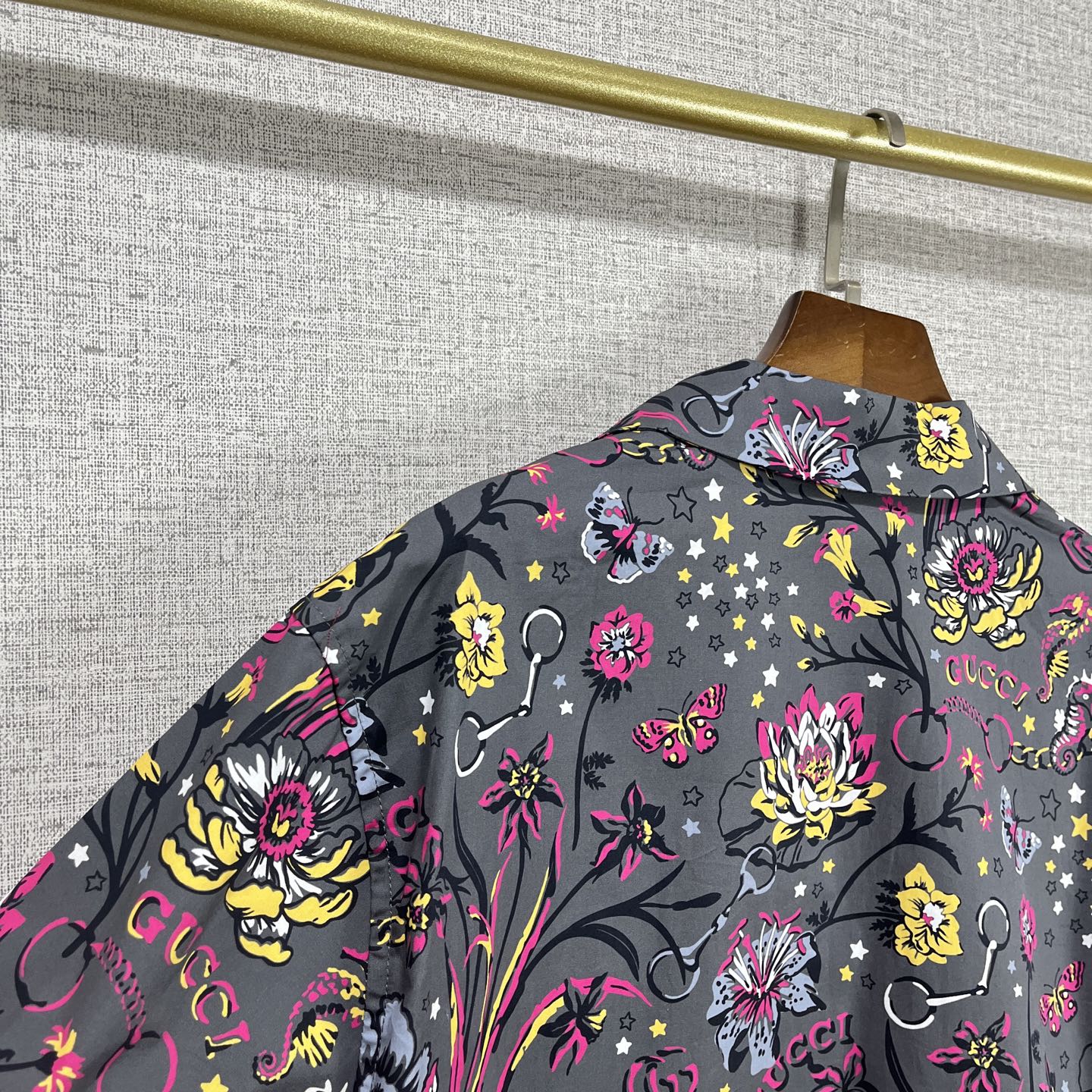 Gucci Clothing-114