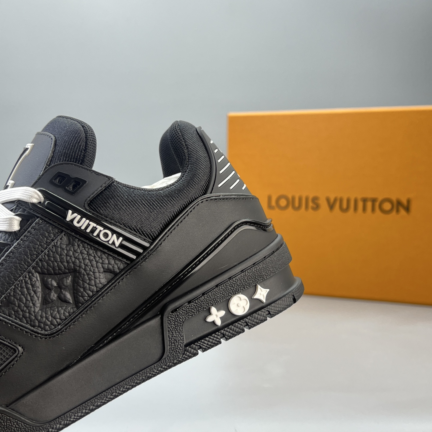 Lv Sneakers-133