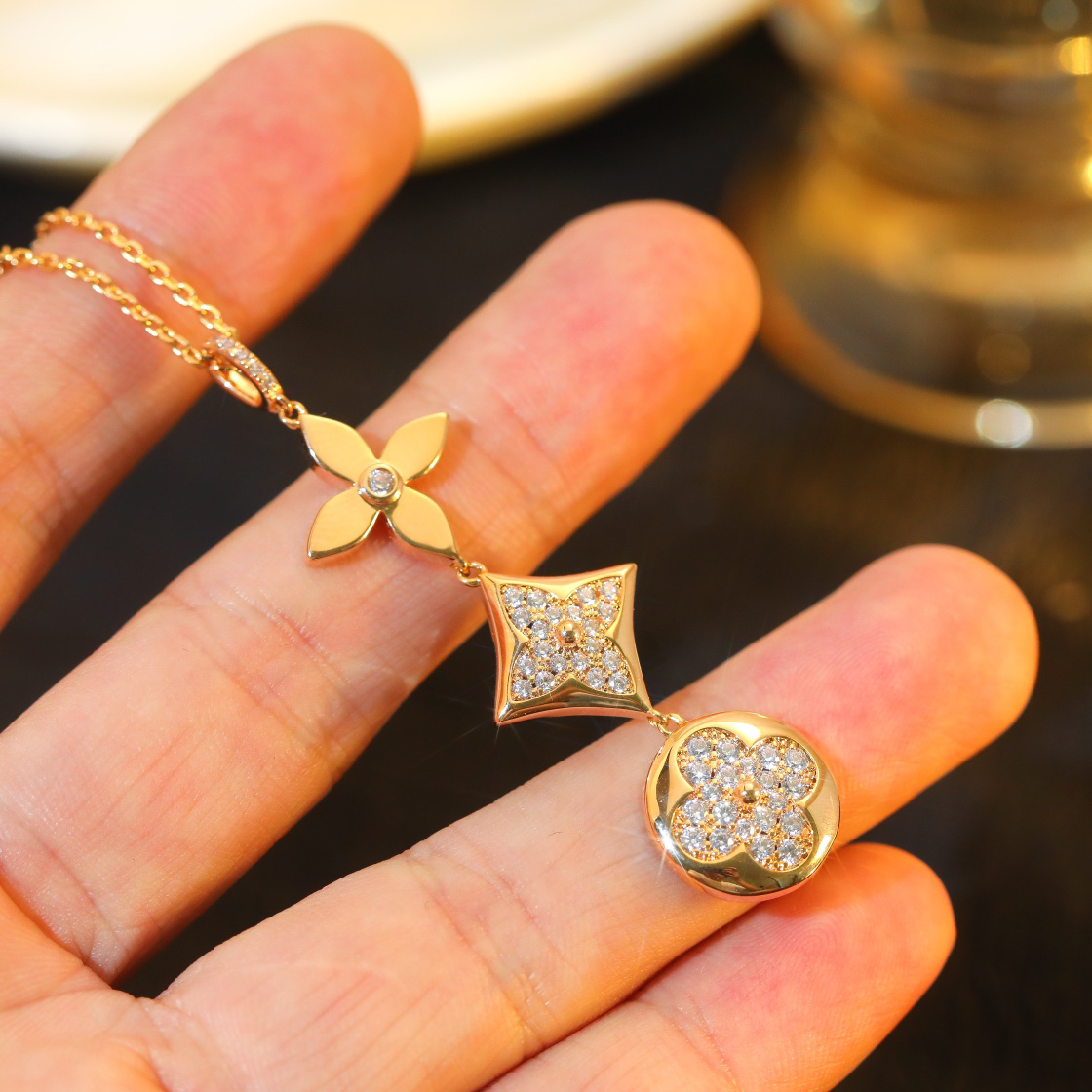 LV necklace-48