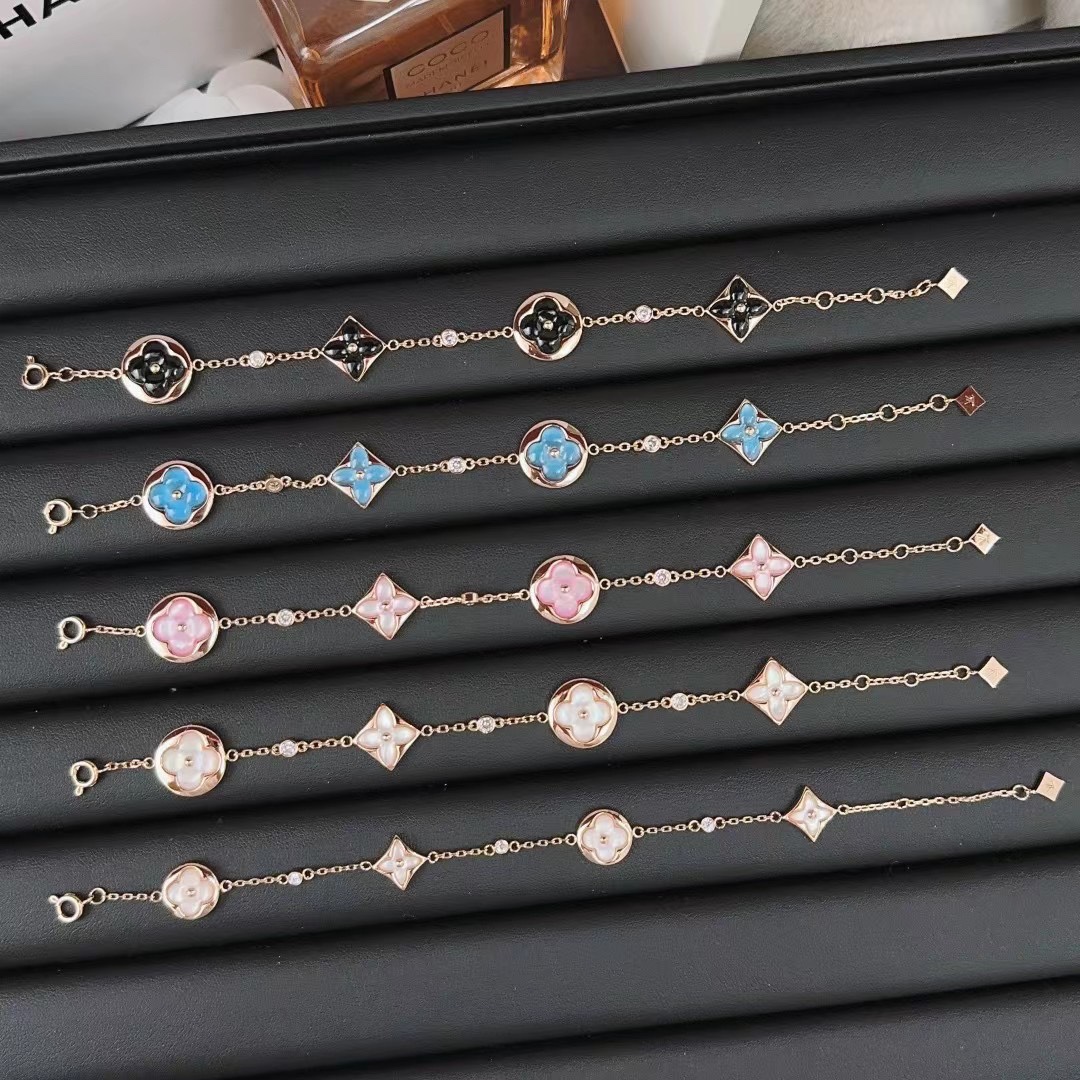 Van Cleef & Arpels Bracelet-14