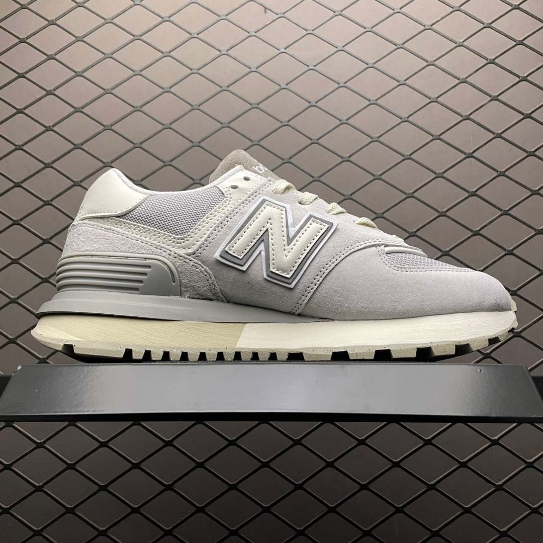 New Balance Sneakers-1