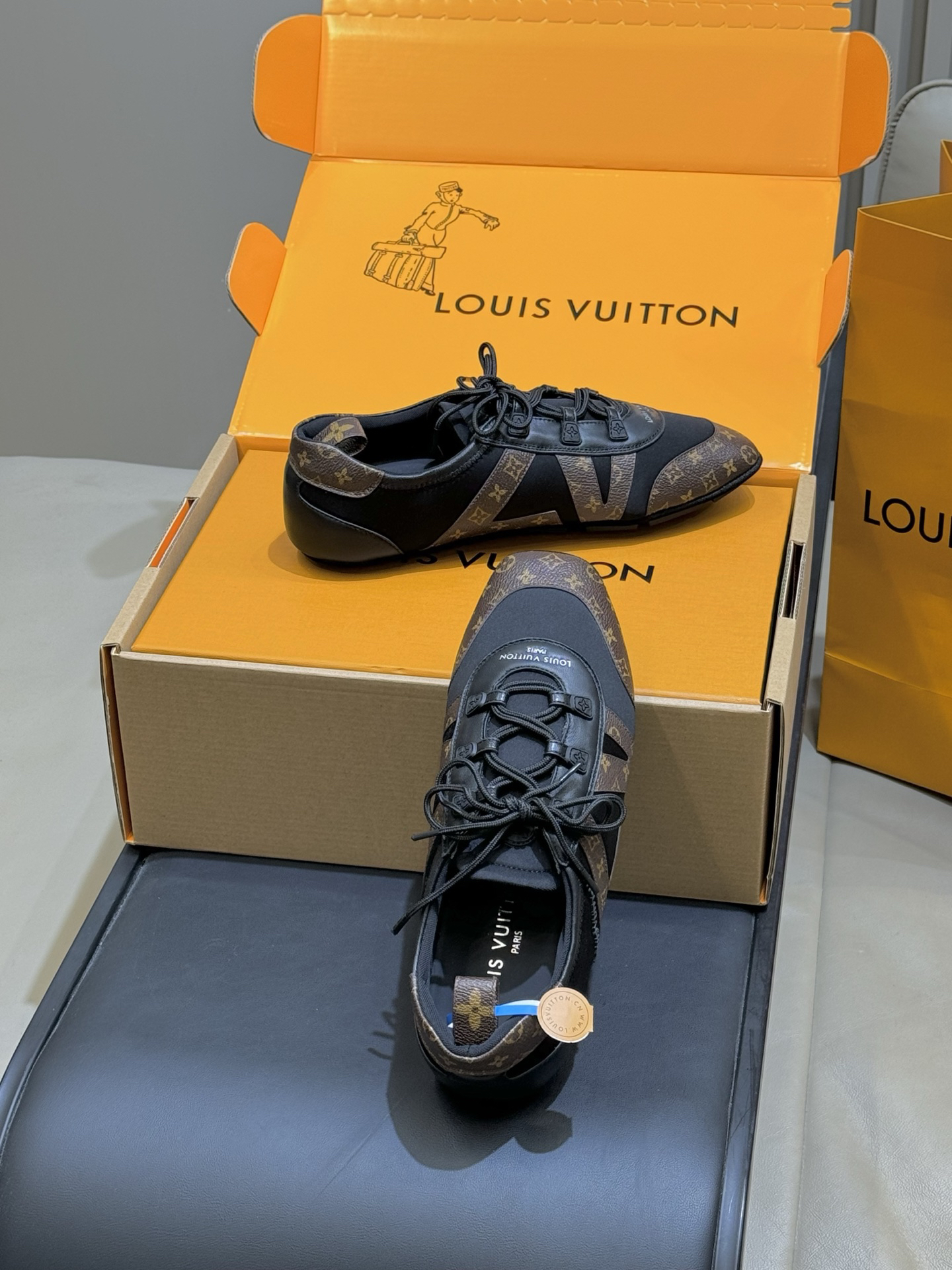 Lv Sneakers-227