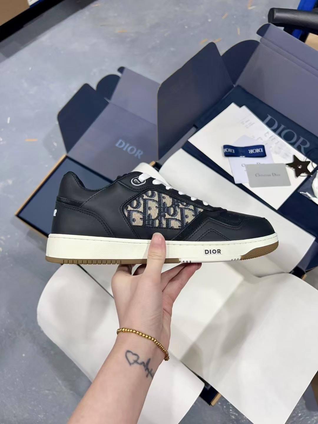Dior Sneakers-13