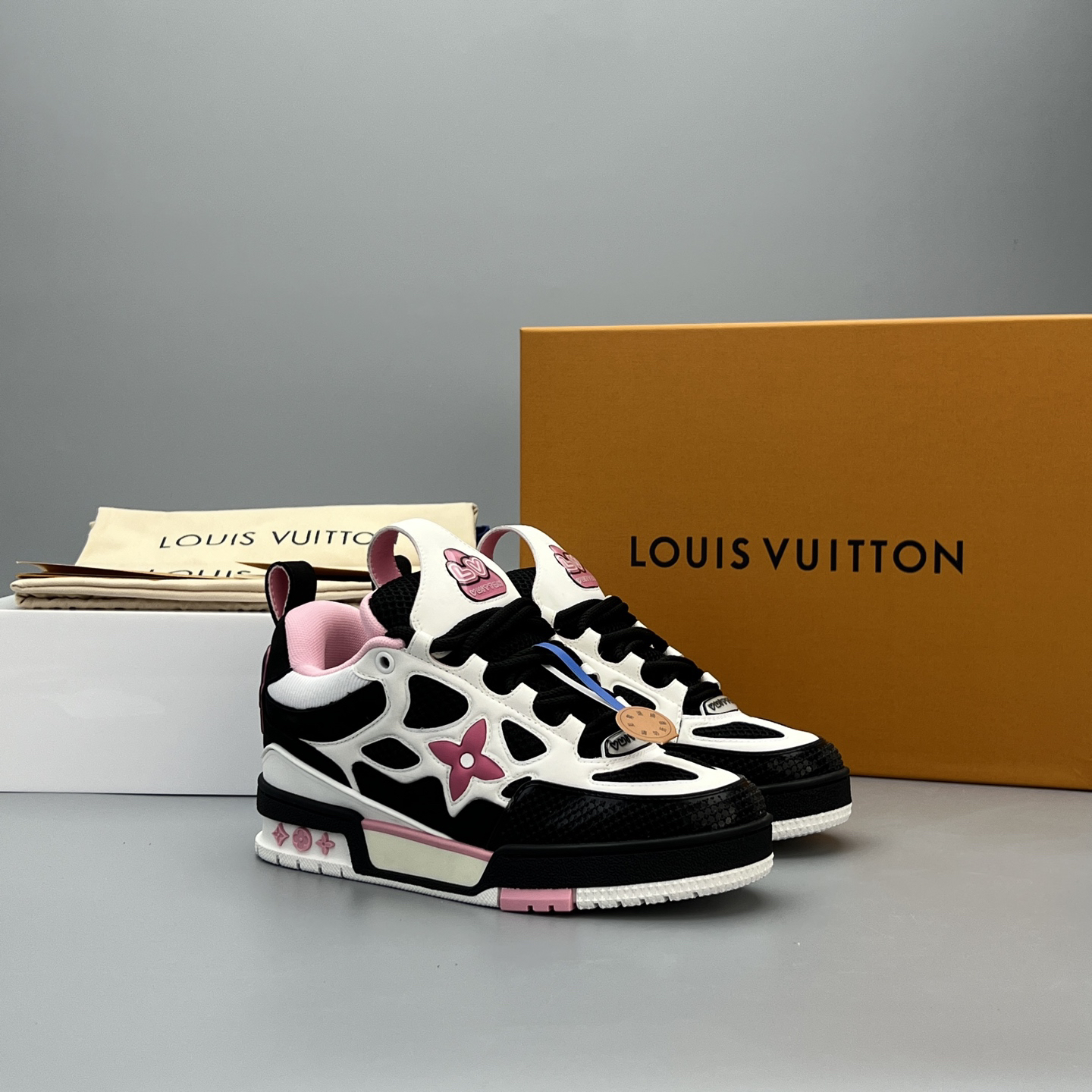 Lv Sneakers-141