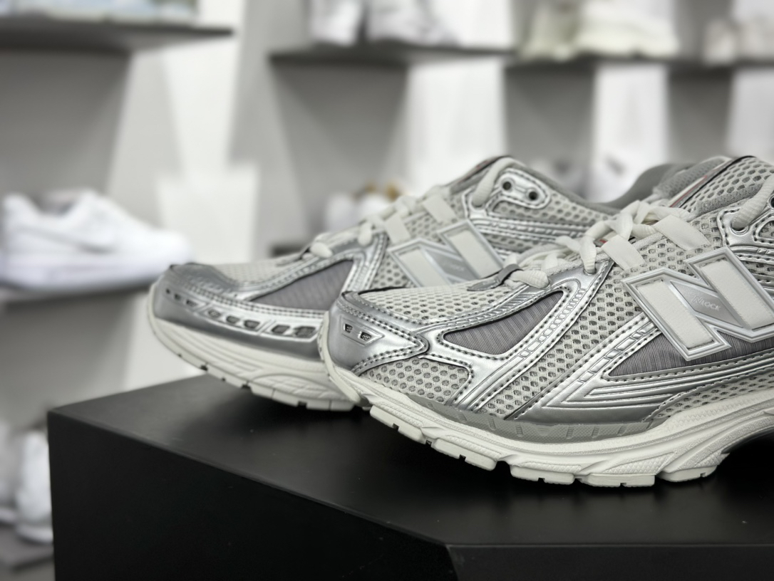 New Balance Sneakers-25