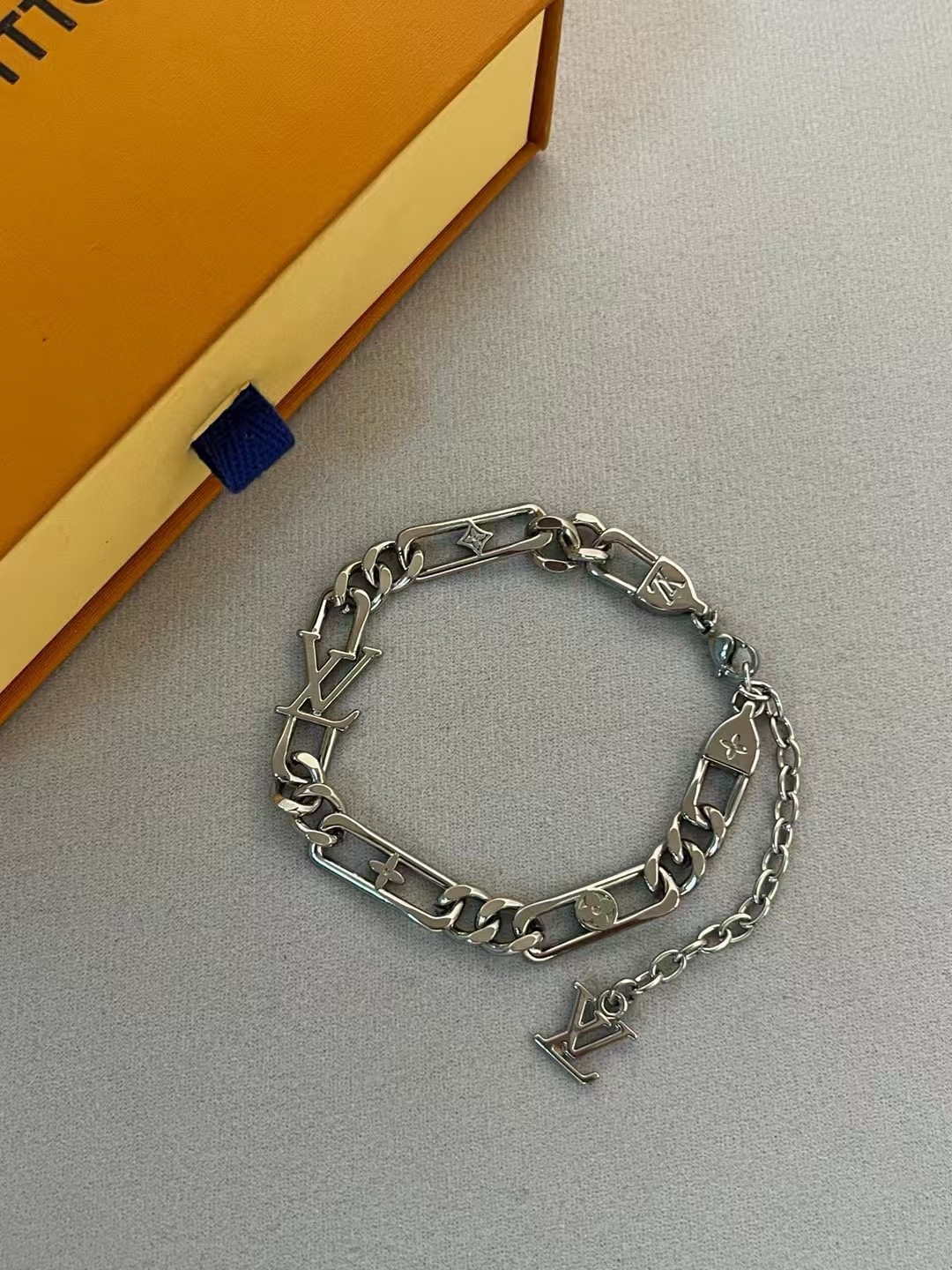 LV Bracelet-69