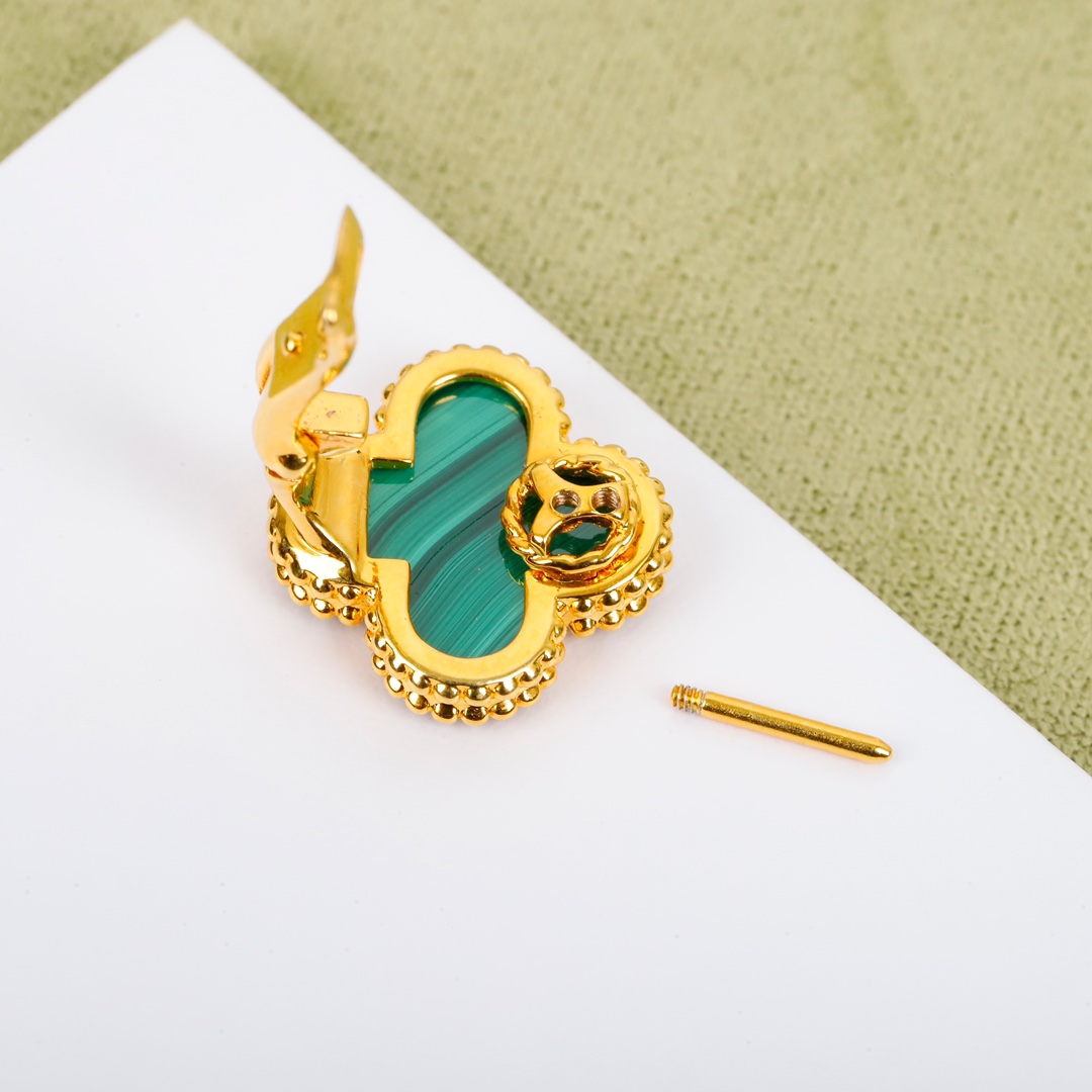 Van Cleef & Arpels earring-36