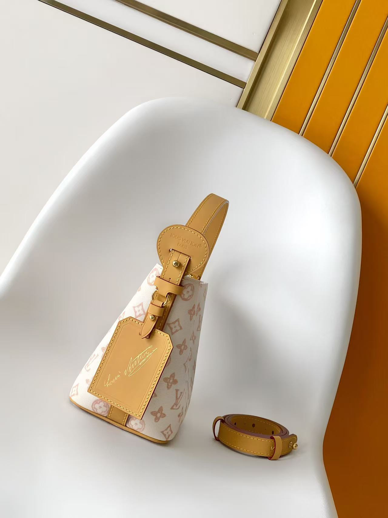 Louis Vuitton Hot New Product-224